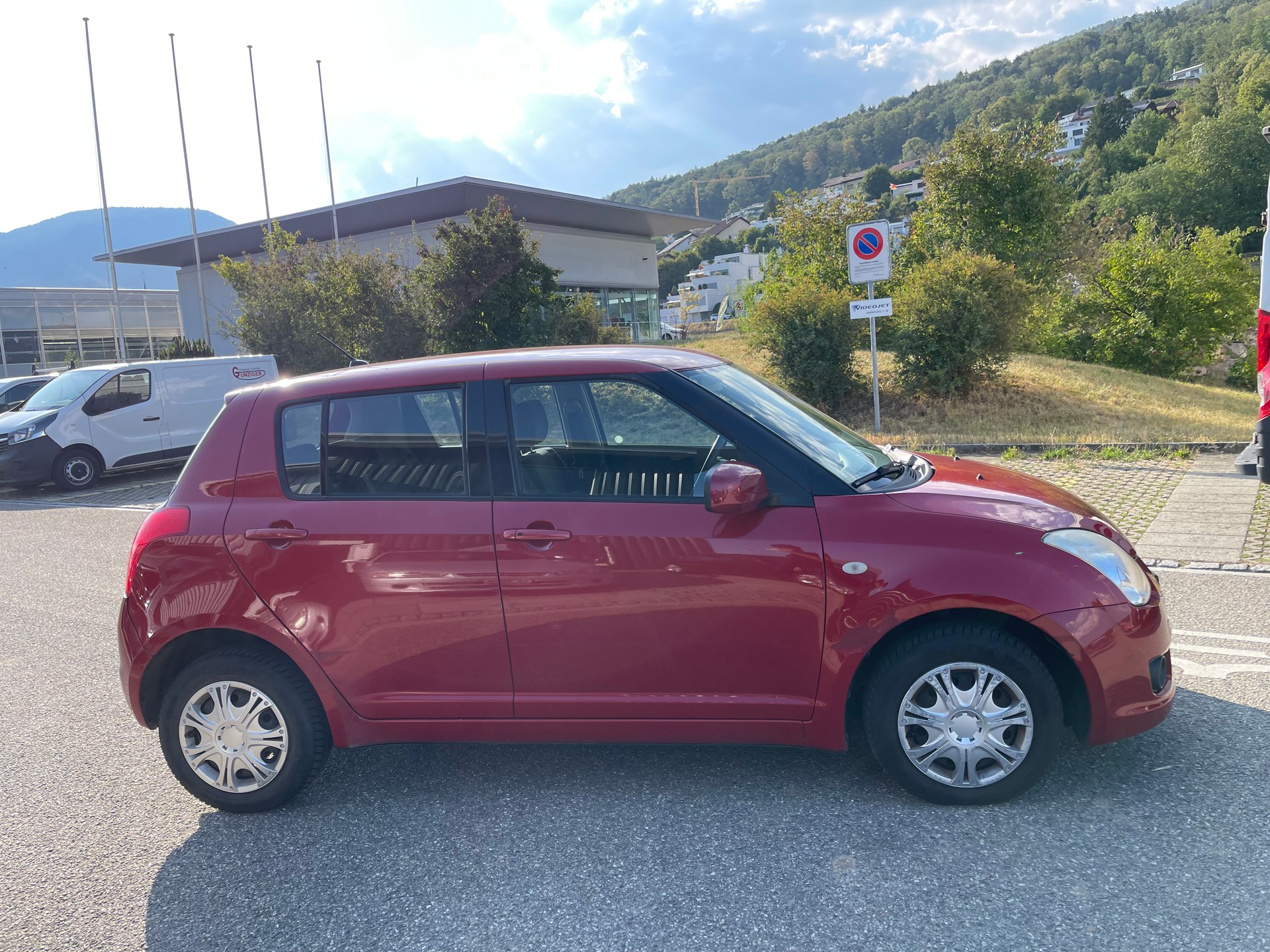 SUZUKI Swift 1.3i 16V GL Top 4x4 ** Frisch Ab MFK: 28.08.2026 ** **-image-6
