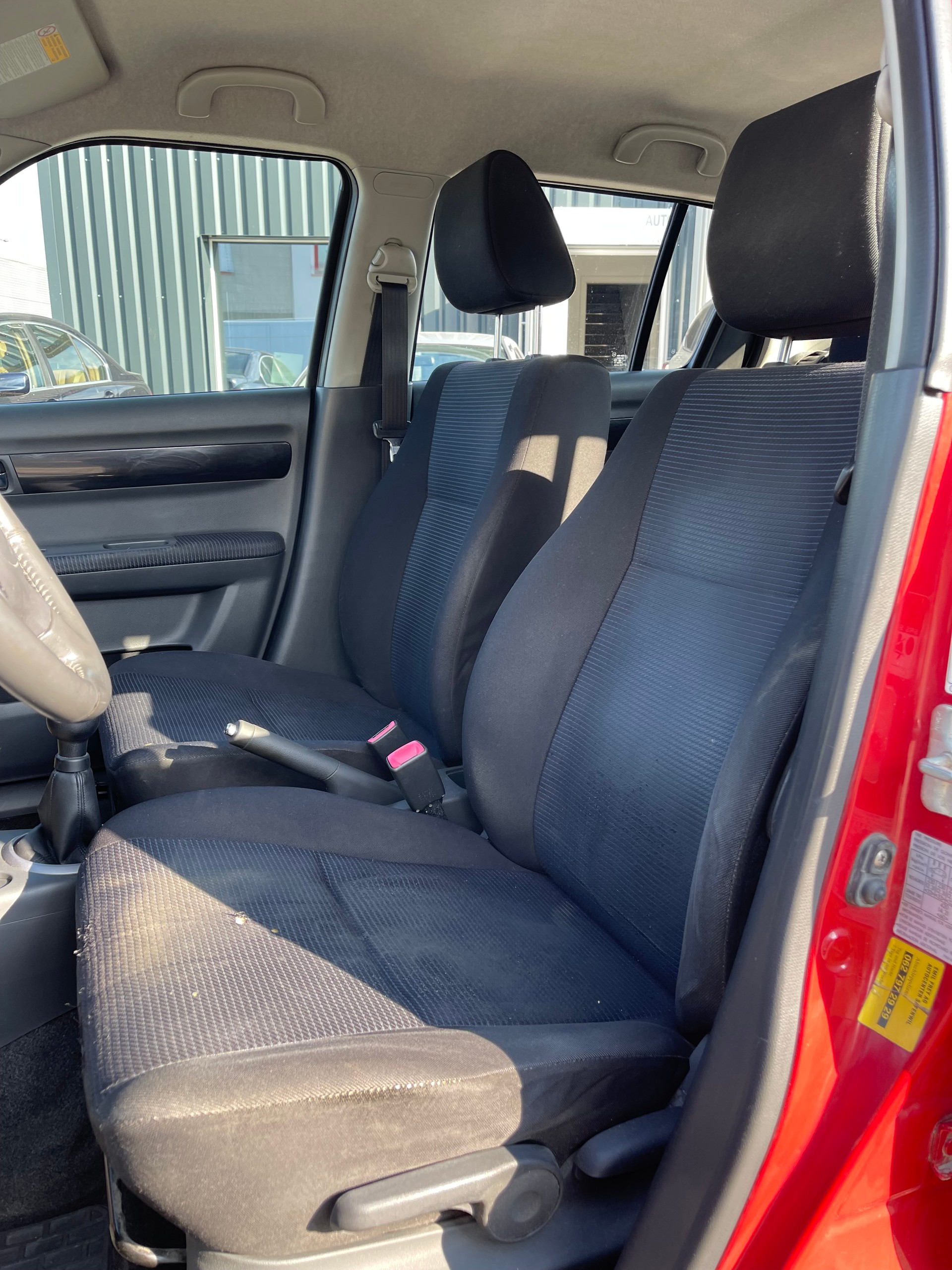 SUZUKI Swift 1.3i 16V GL Top 4x4 ** Frisch Ab MFK: 28.08.2026 ** **-image-9