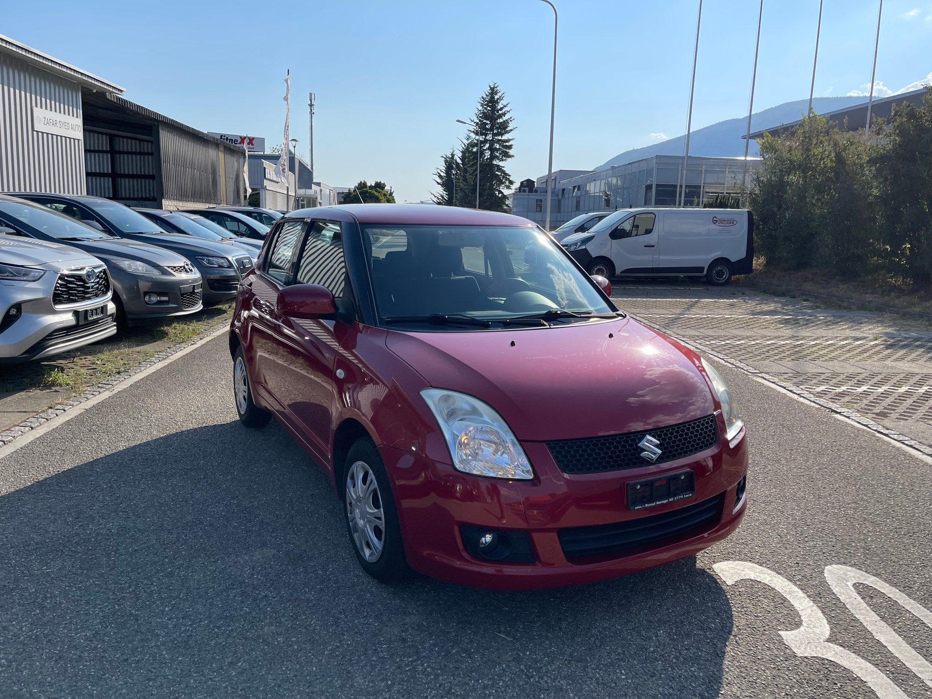 SUZUKI Swift 1.3i 16V GL Top 4x4 ** Frisch Ab MFK: 28.08.2026 ** **-image-2