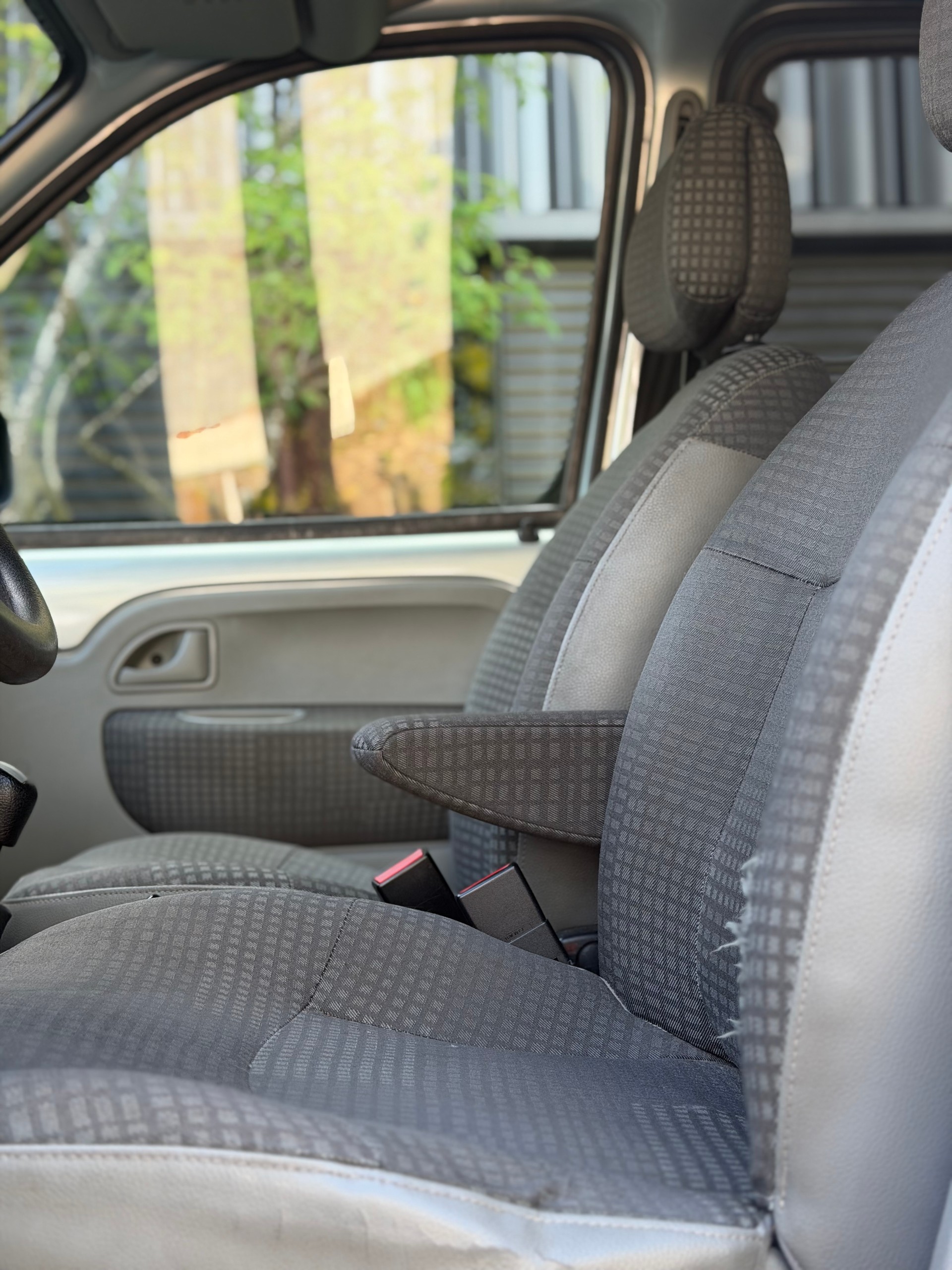 RENAULT Kangoo 1.6 16V Privilège 4x4-image-11