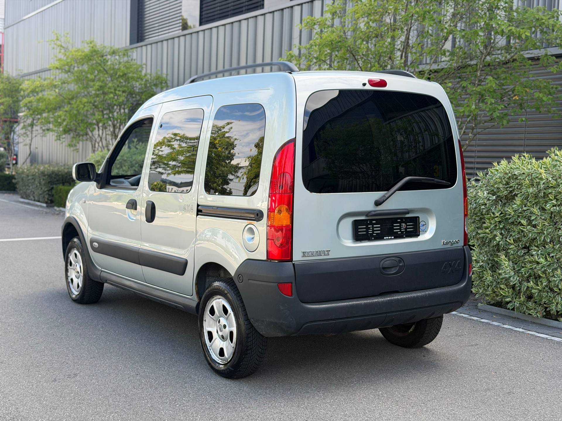 RENAULT Kangoo 1.6 16V Privilège 4x4-image-6