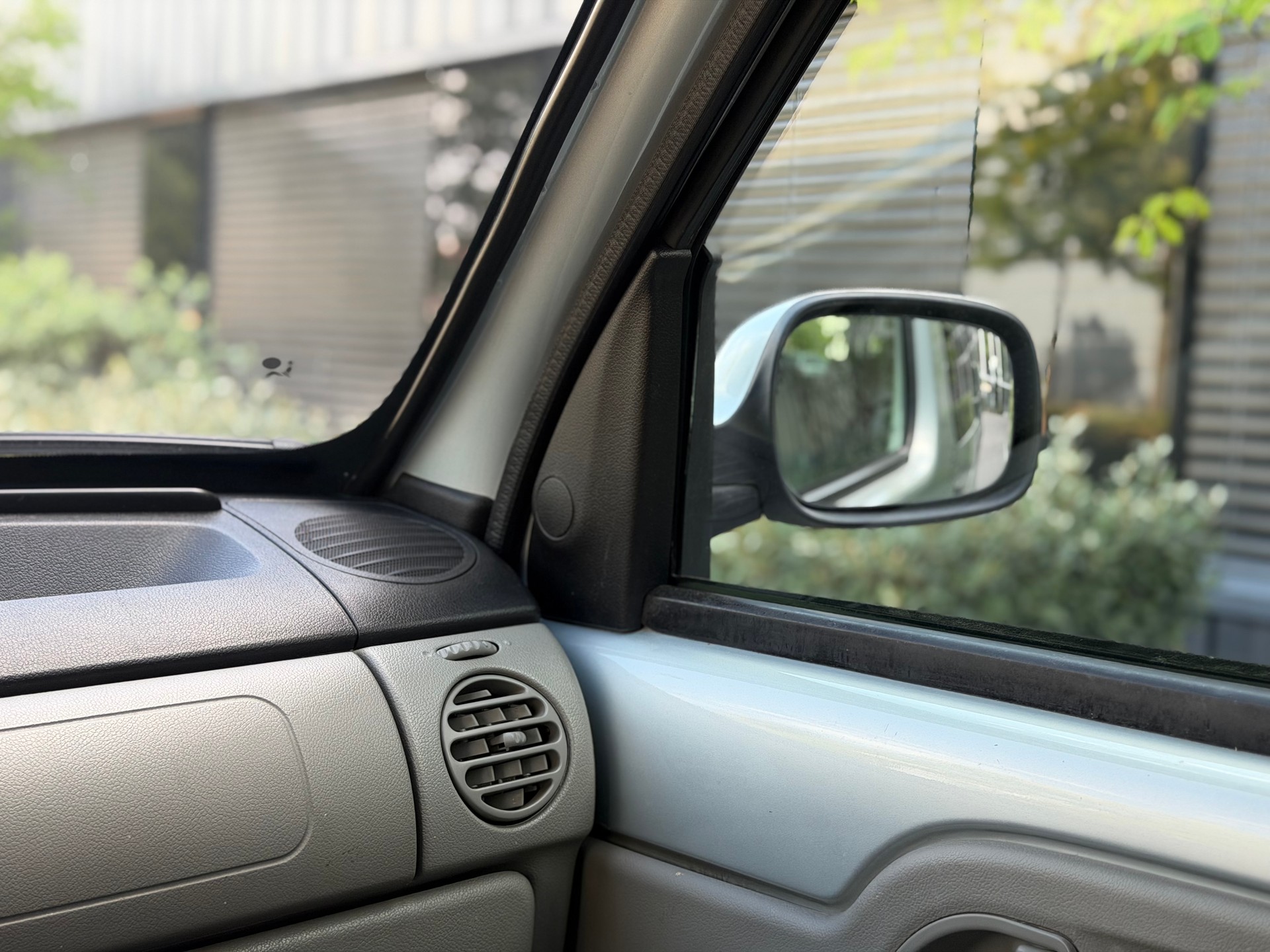 RENAULT Kangoo 1.6 16V Privilège 4x4-image-10