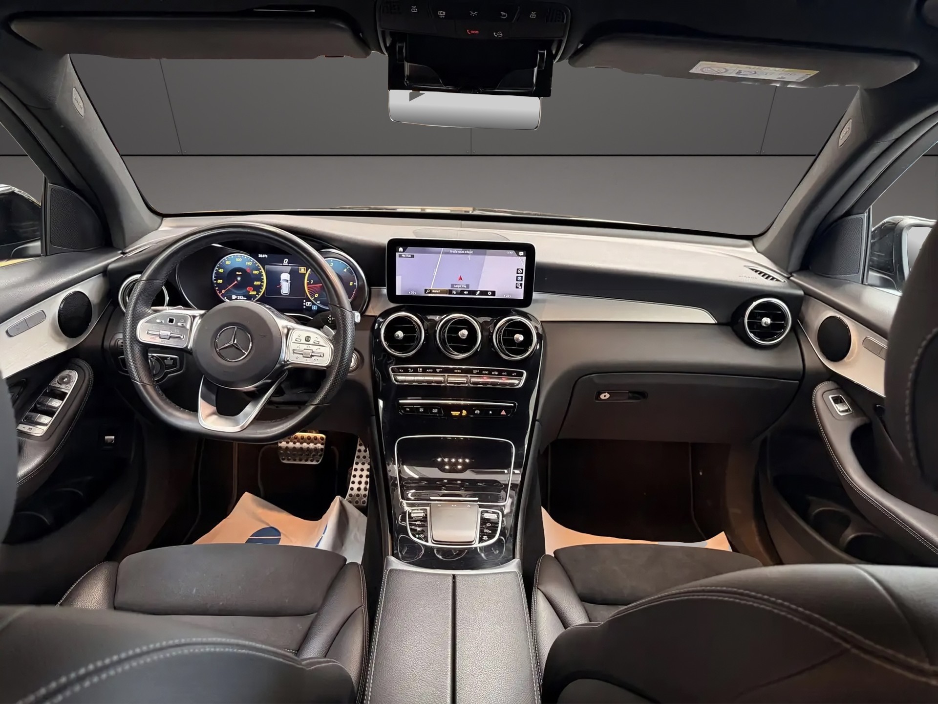 MERCEDES-BENZ GLC 200 d AMG Line 4Matic 9G-Tronic-image-4