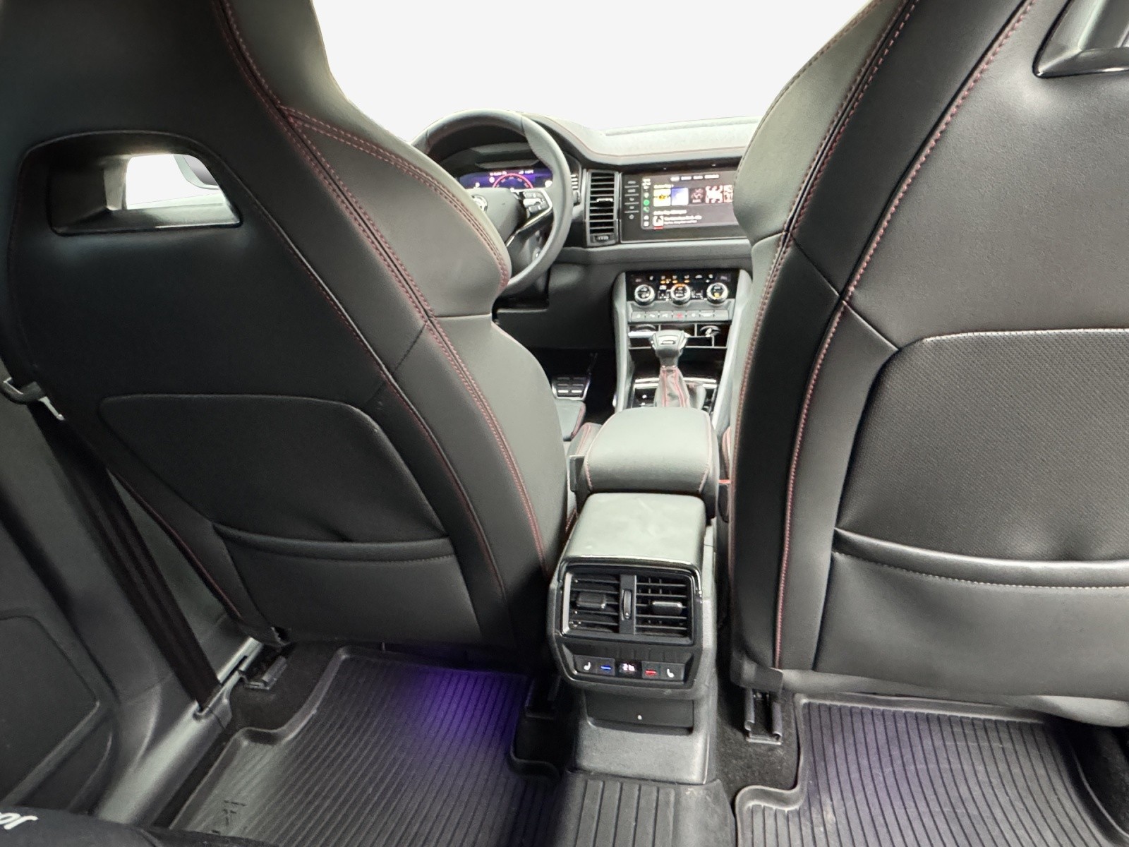 SKODA Kodiaq 2.0 TSI 4x4 RS-image-11