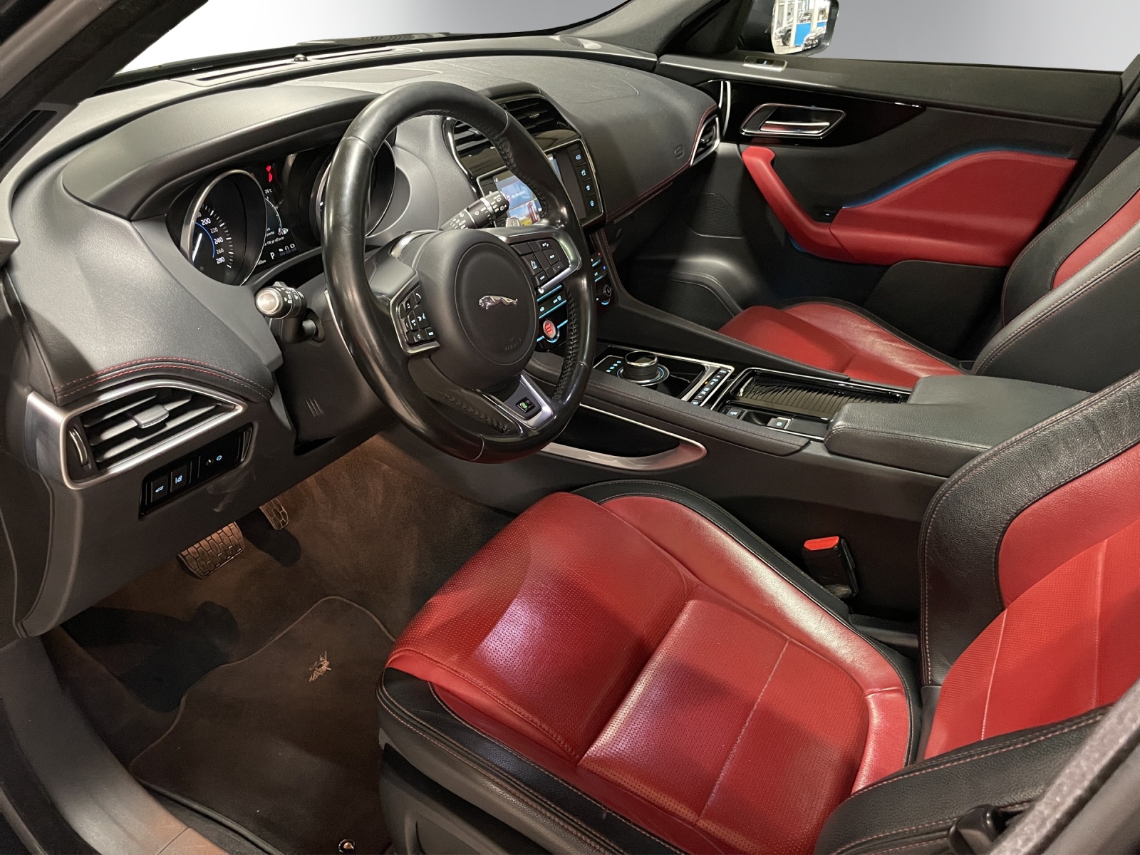 Image JAGUAR F-PACE F-Pace 2.0d R-Sport AWD Automatik