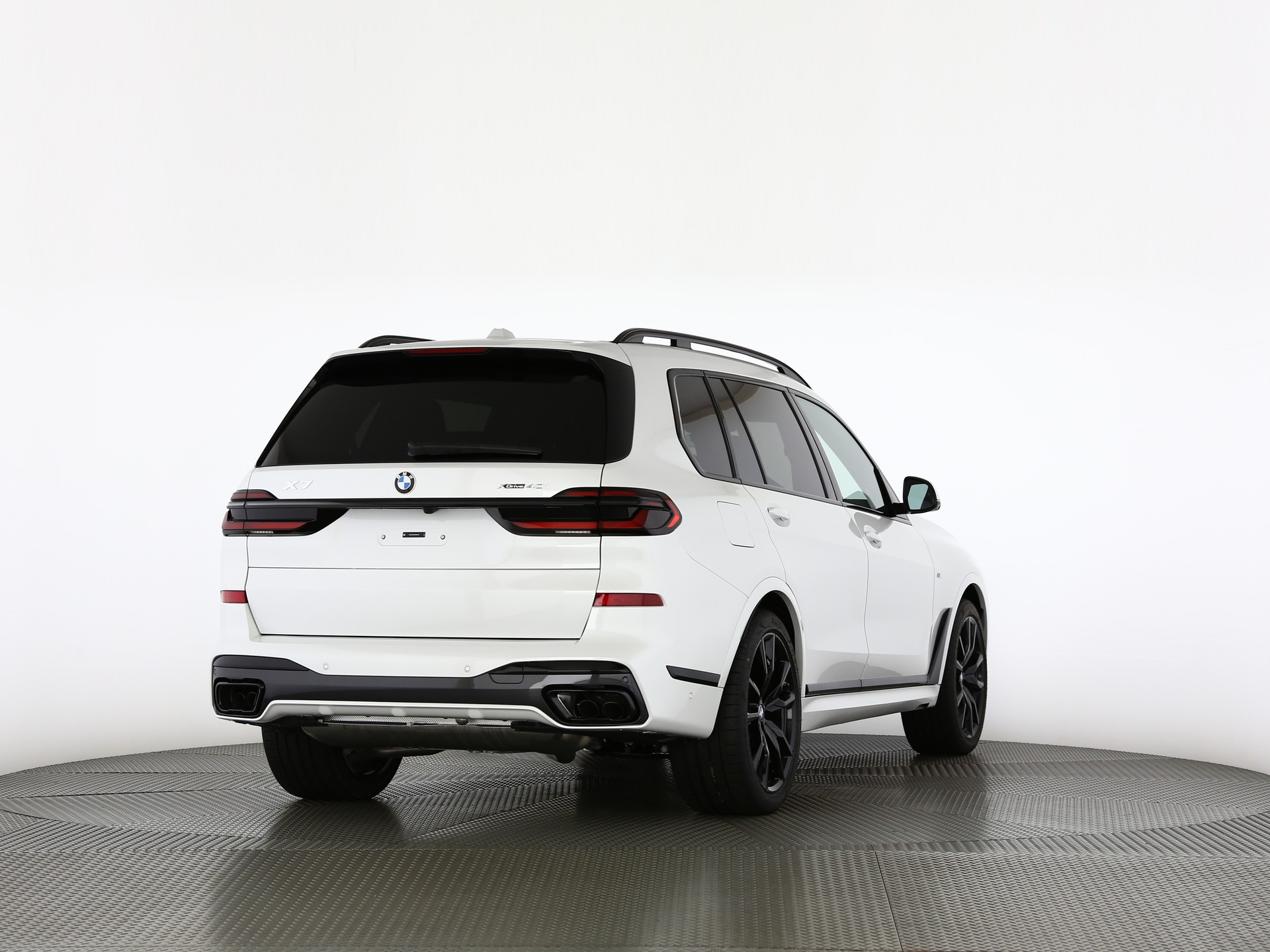 BMW X7 40i xDrive-image-1