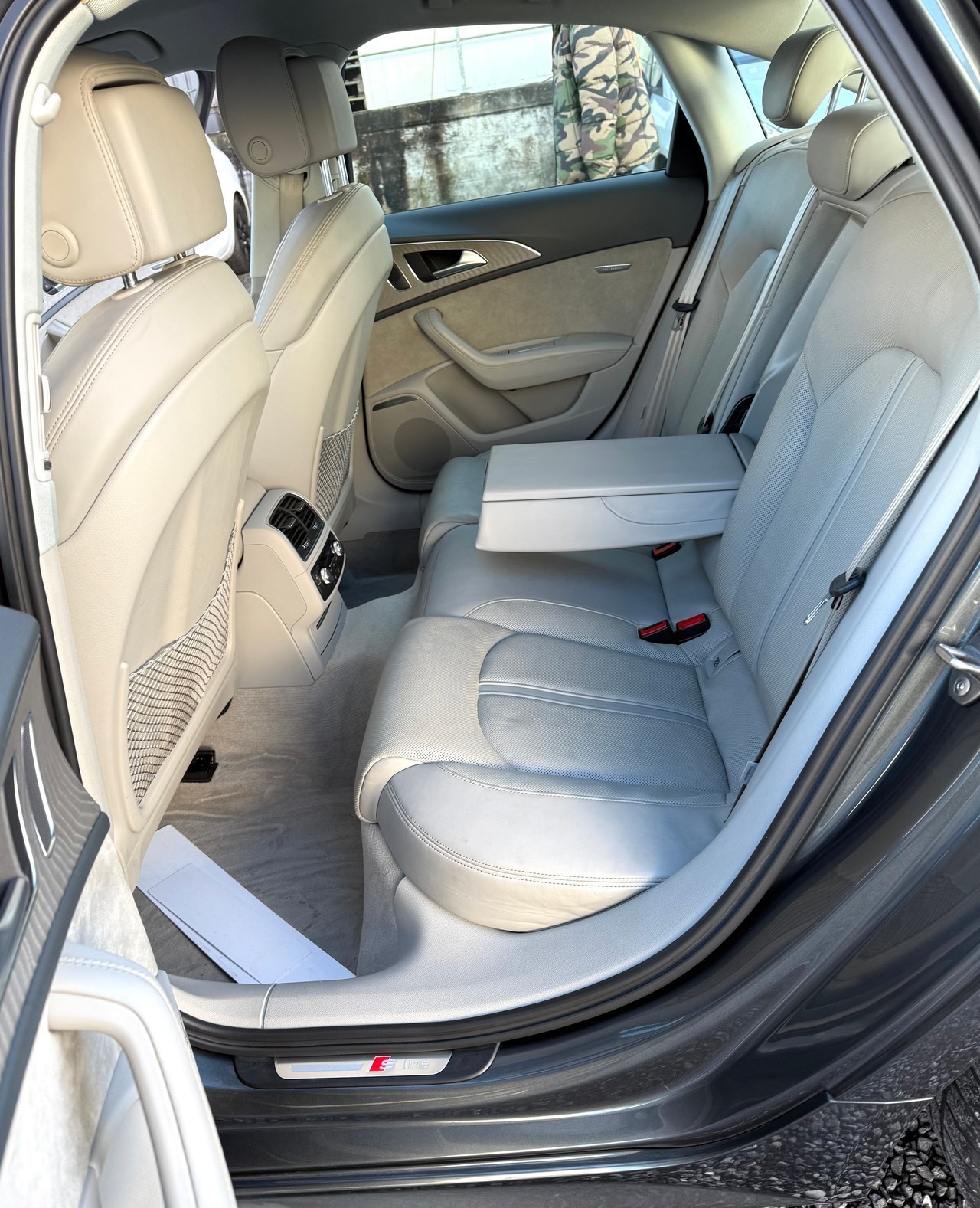 AUDI A6 Avant 3.0 TDI V6 Attraction S-tronic-image-9
