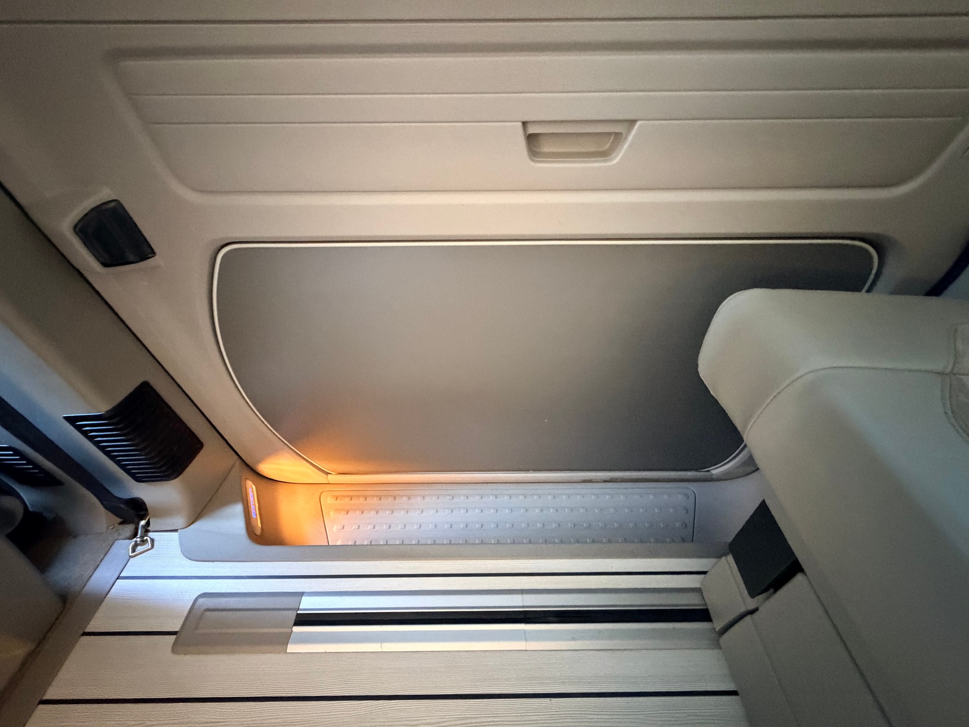 VW T6 California 3000 2.0 TDI 199 Ocean Ed. DSG 4m-image-30