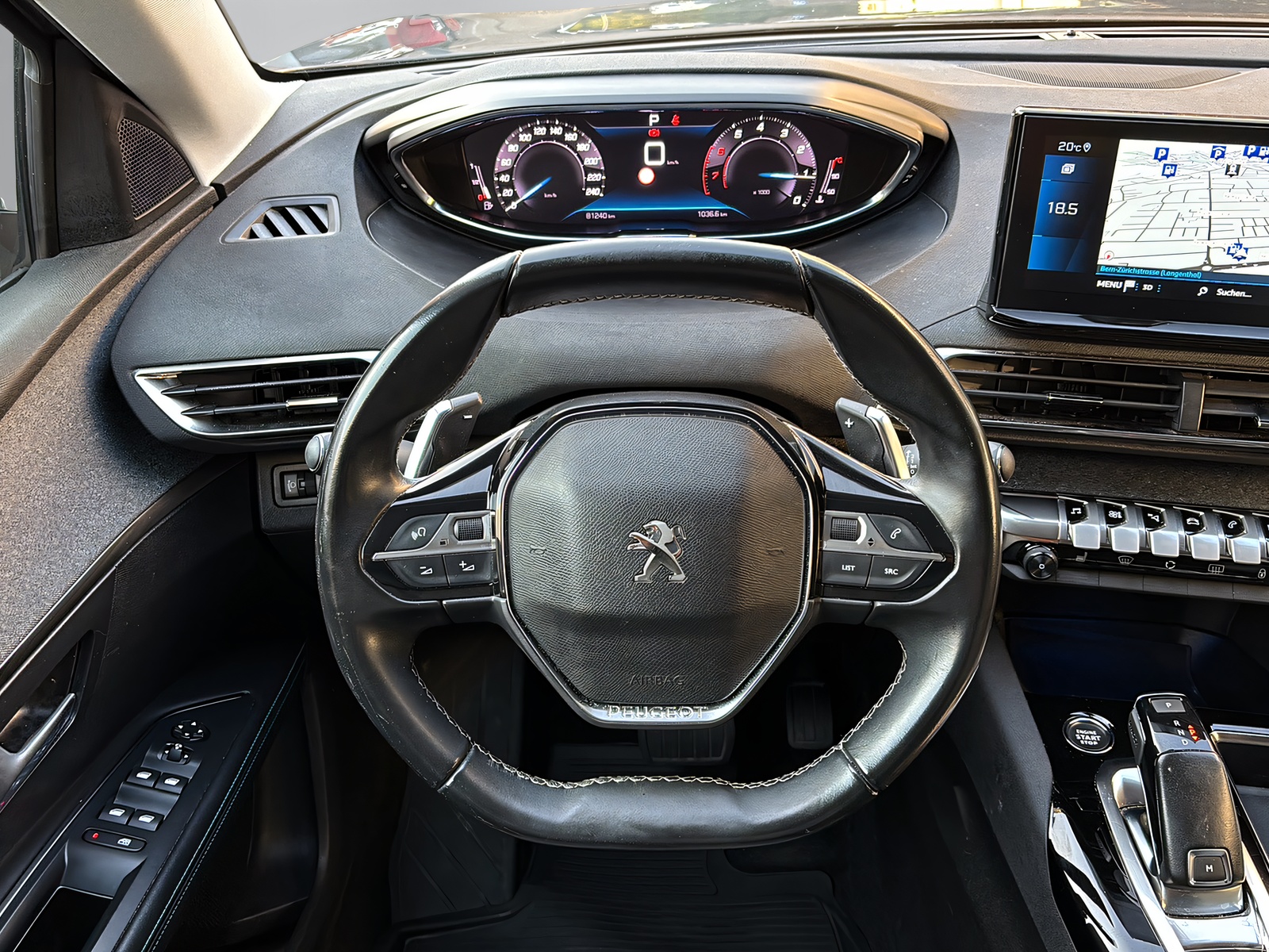 PEUGEOT 5008 1.2 PureTech Allure Pack-showroom-element-3