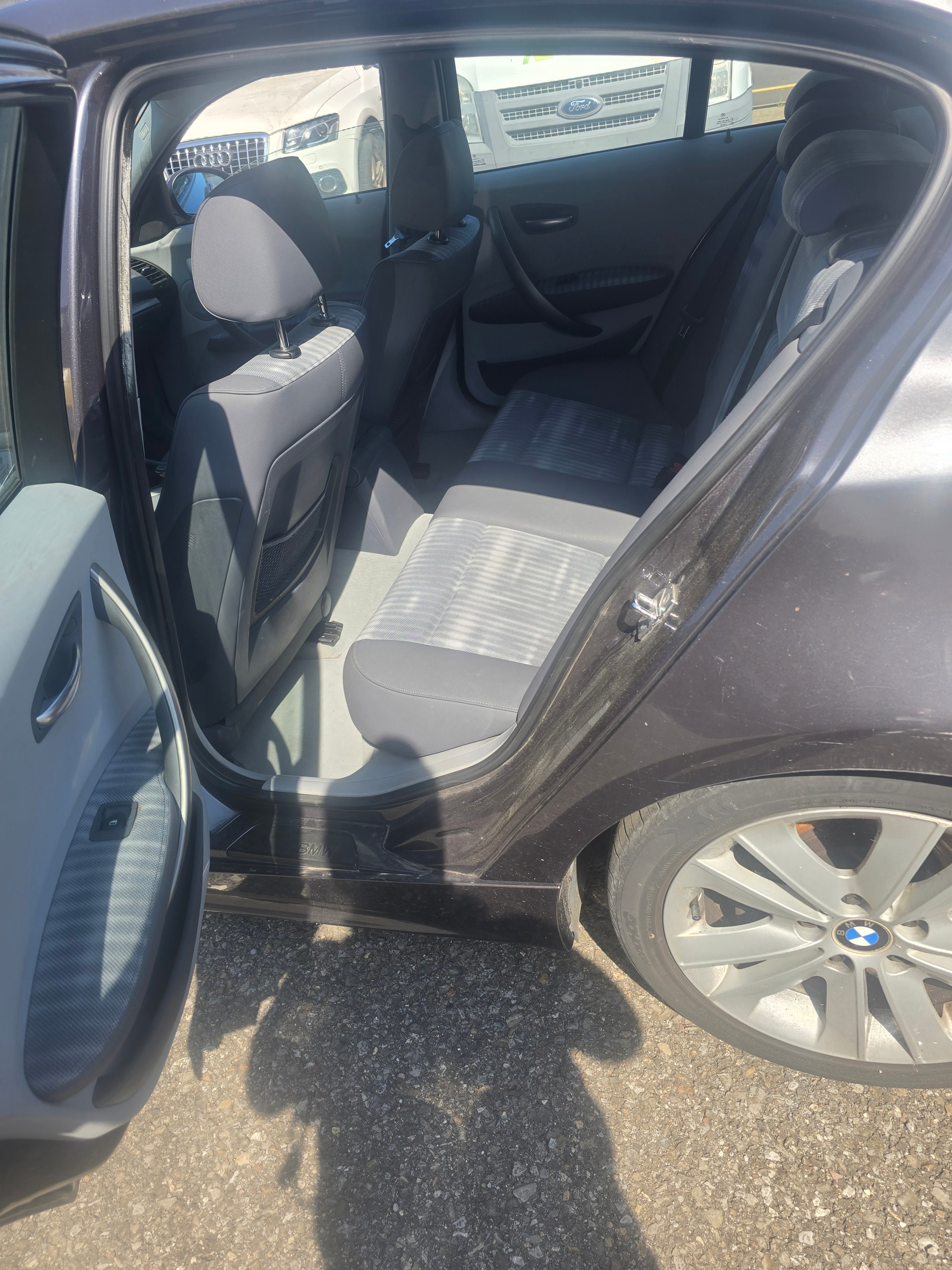 BMW 120i-image-11