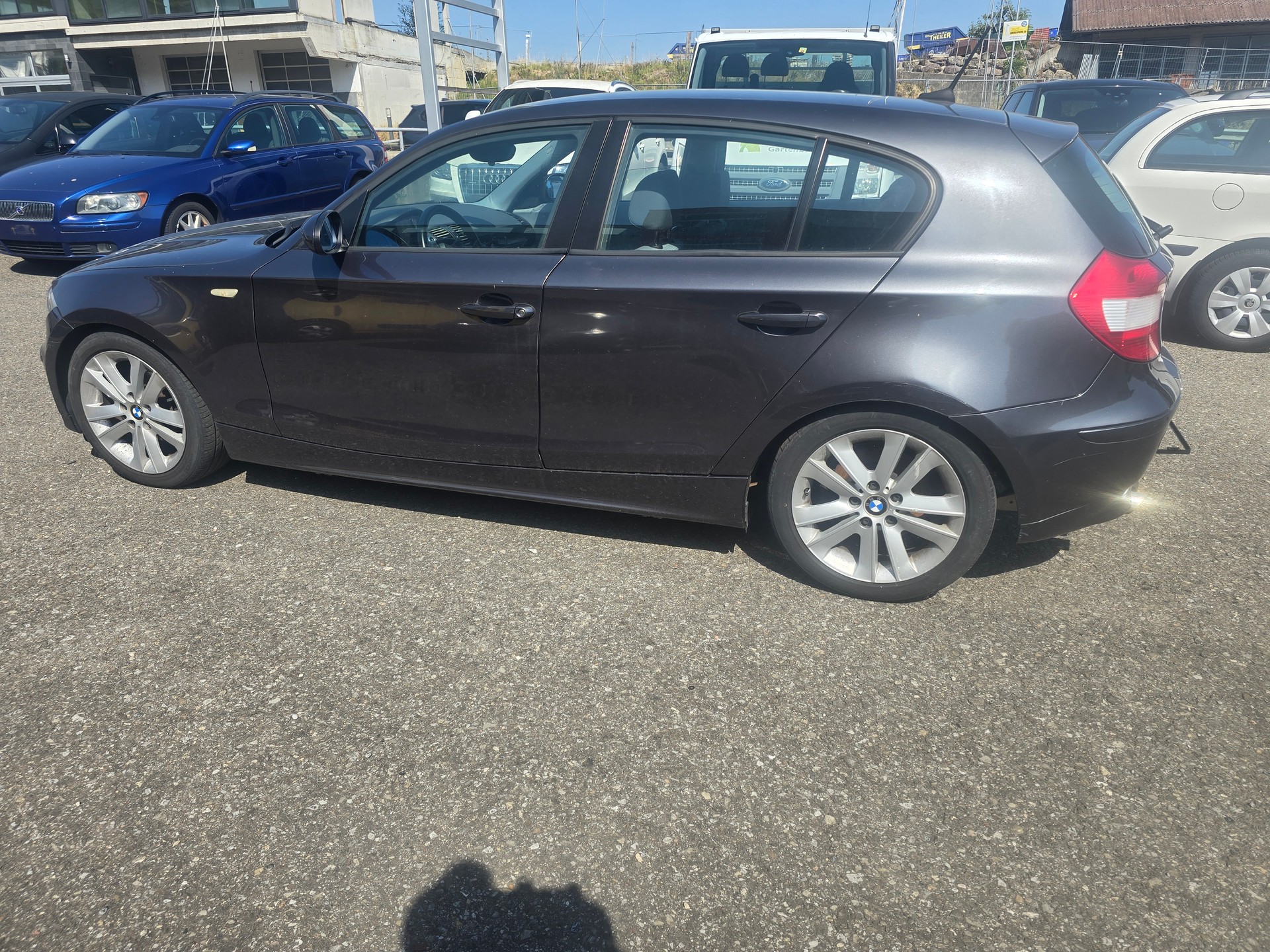 BMW 120i-image-8