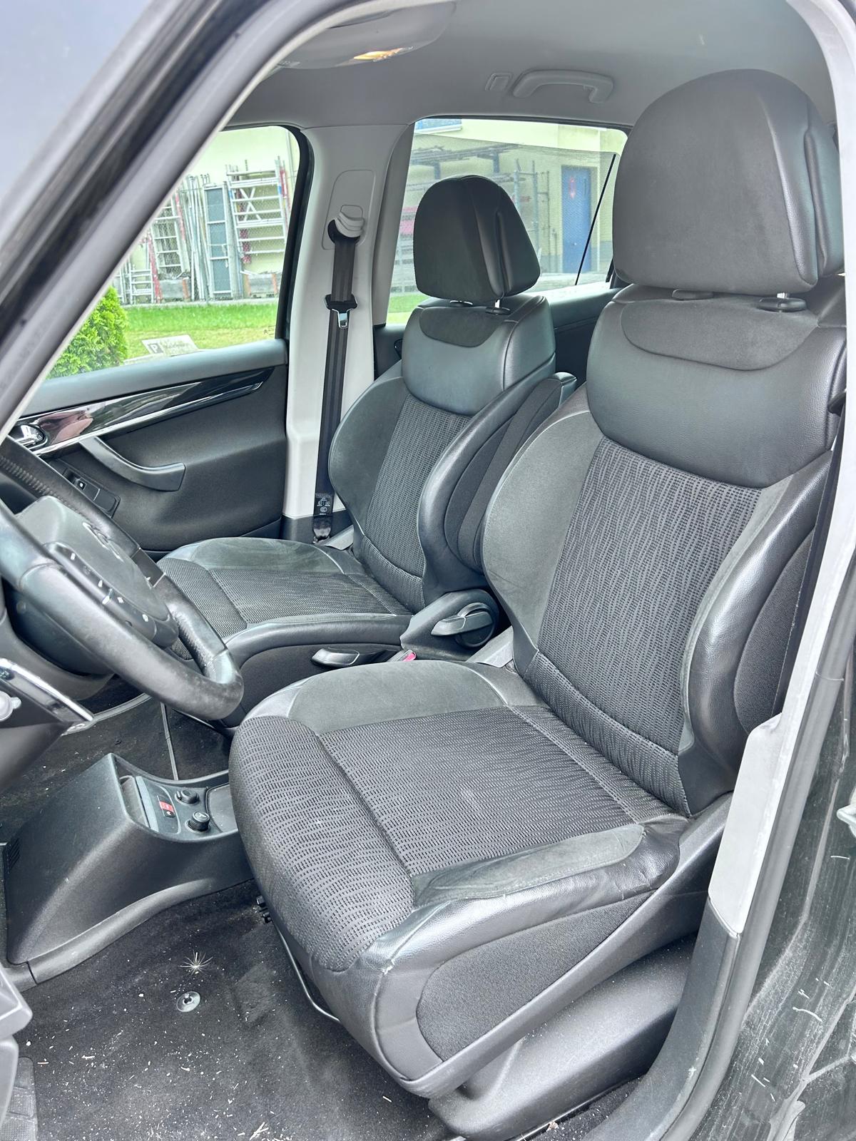 CITROEN C4 Picasso 1.6i 16V THP Swiss Style EGS6-image-9