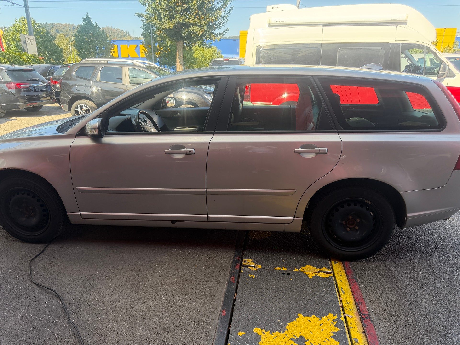VOLVO V50 T5 AWD Momentum-image-4