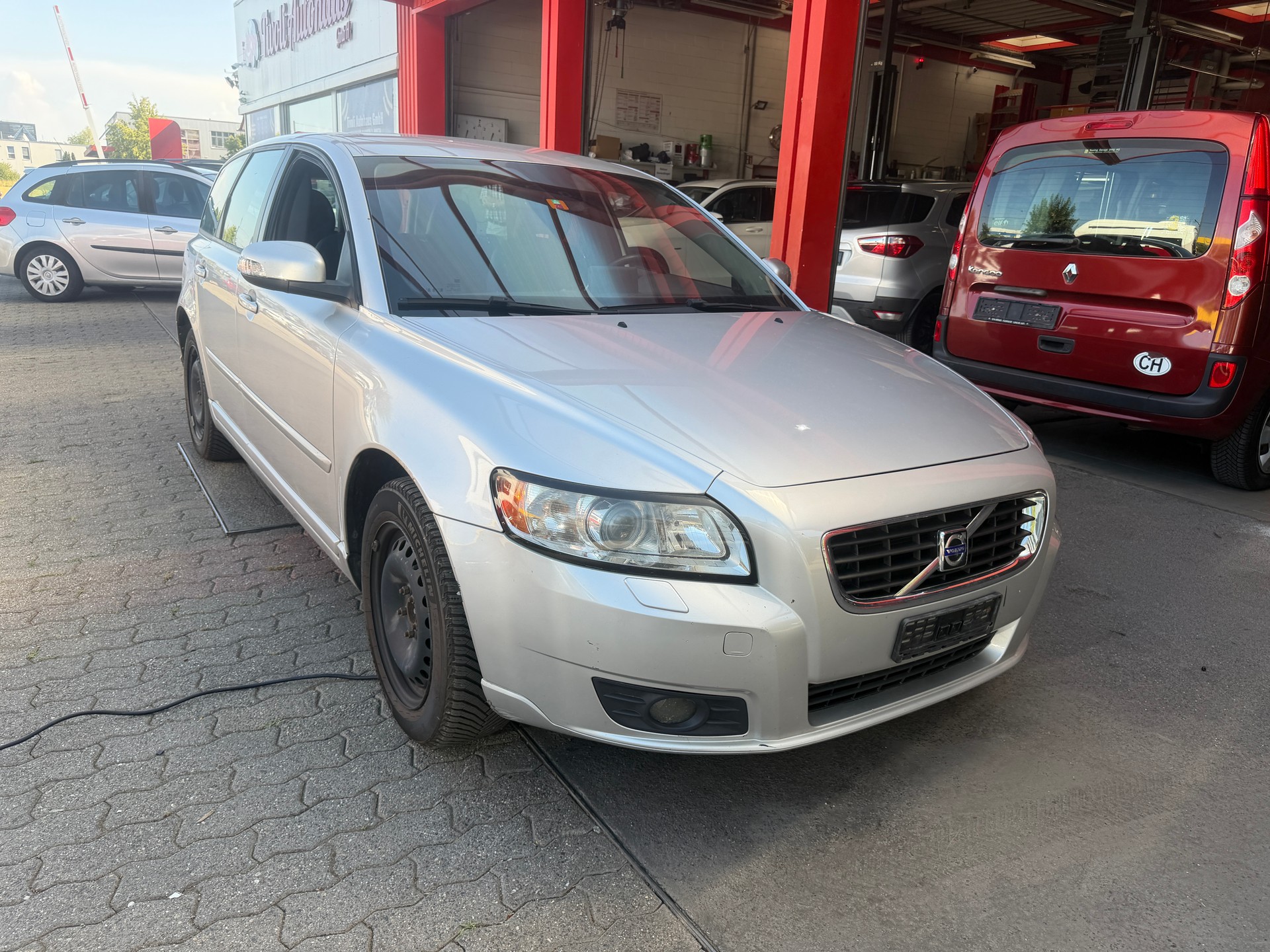 VOLVO V50 T5 AWD Momentum-showroom-element-2