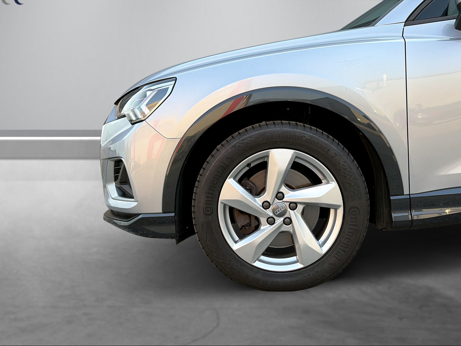 AUDI Q3 40 TFSI advanced quattro S-tronic-image-10