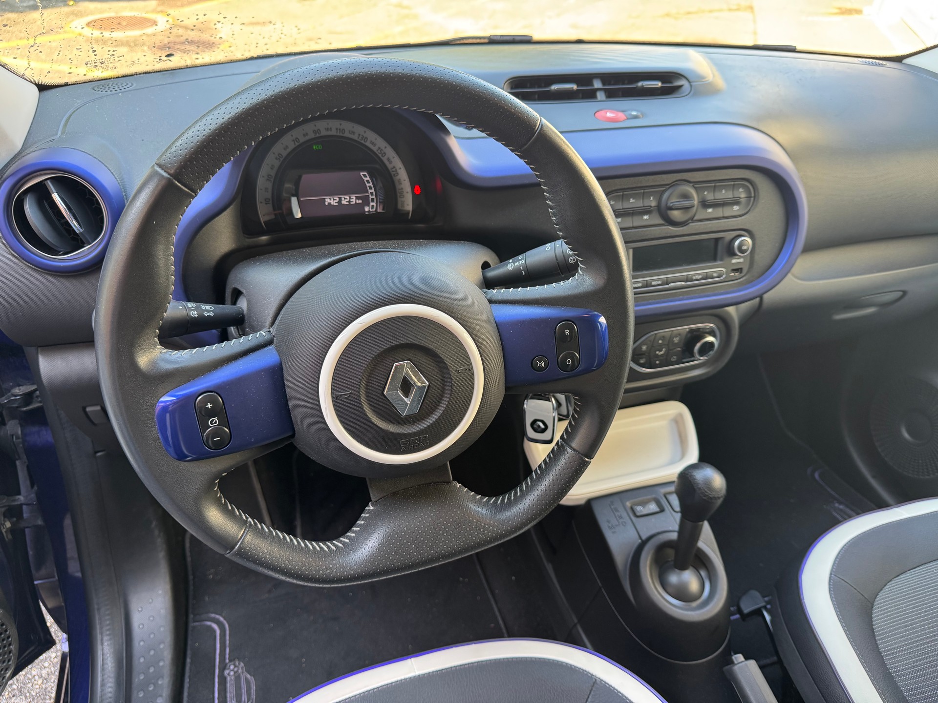 RENAULT Twingo 0.9 Intens EDC-image-2