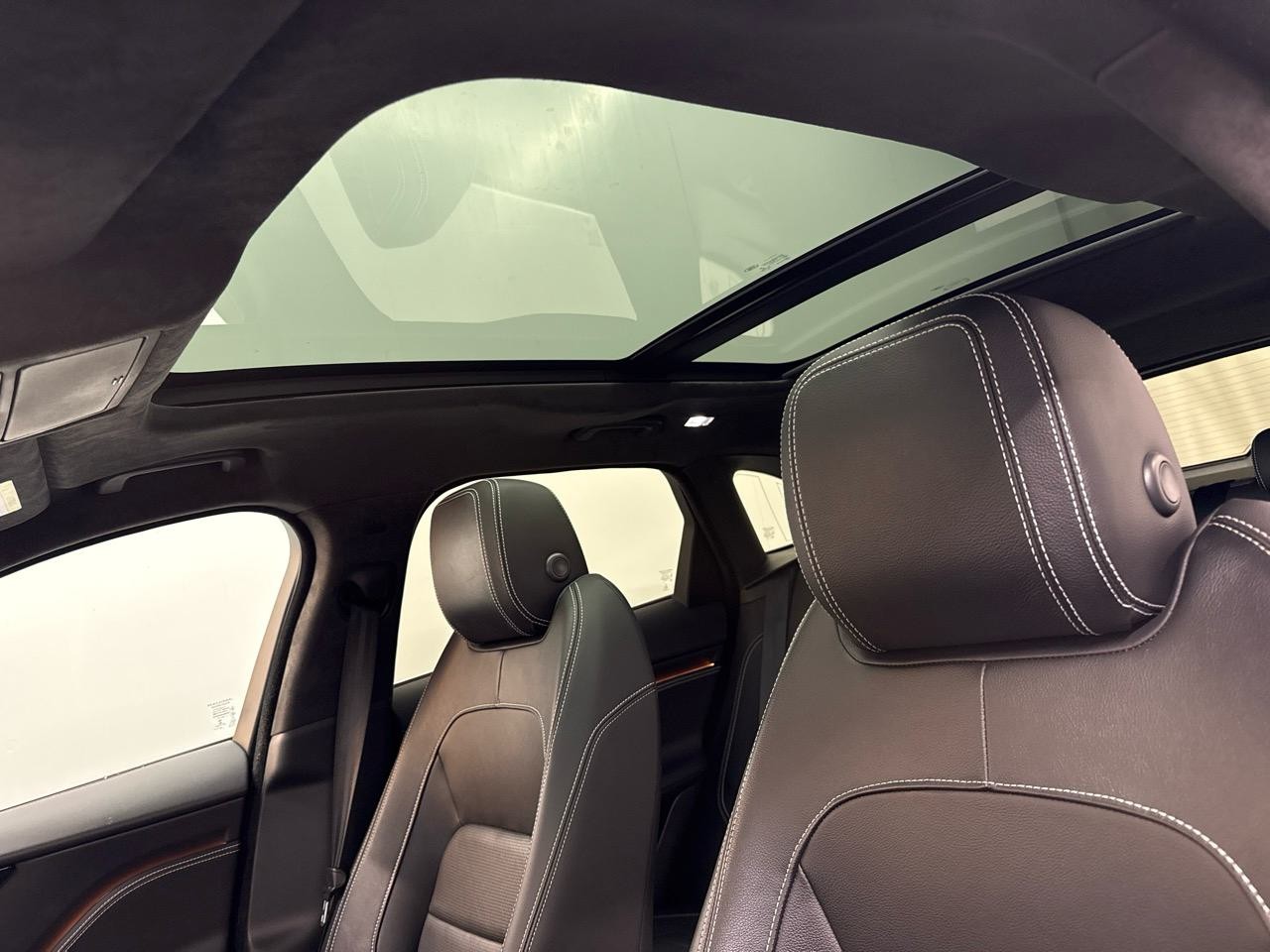 JAGUAR F-Pace 25t 2.0 R-Sport AWD Automatik-image-10