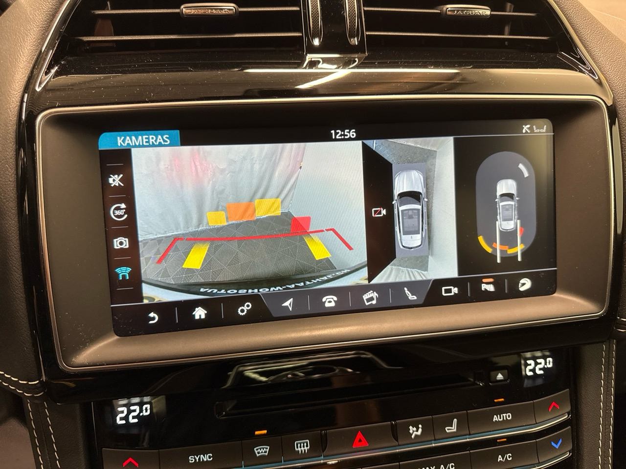 JAGUAR F-Pace 25t 2.0 R-Sport AWD Automatik-image-7