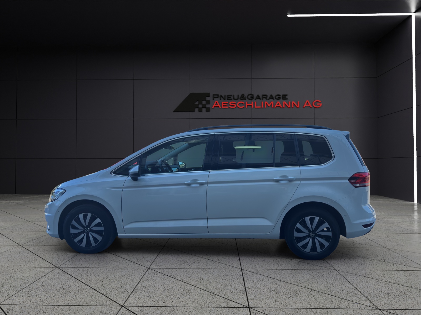 VW Touran 2.0 TDI BlueMotion Technology Comfortline DSG-image-2