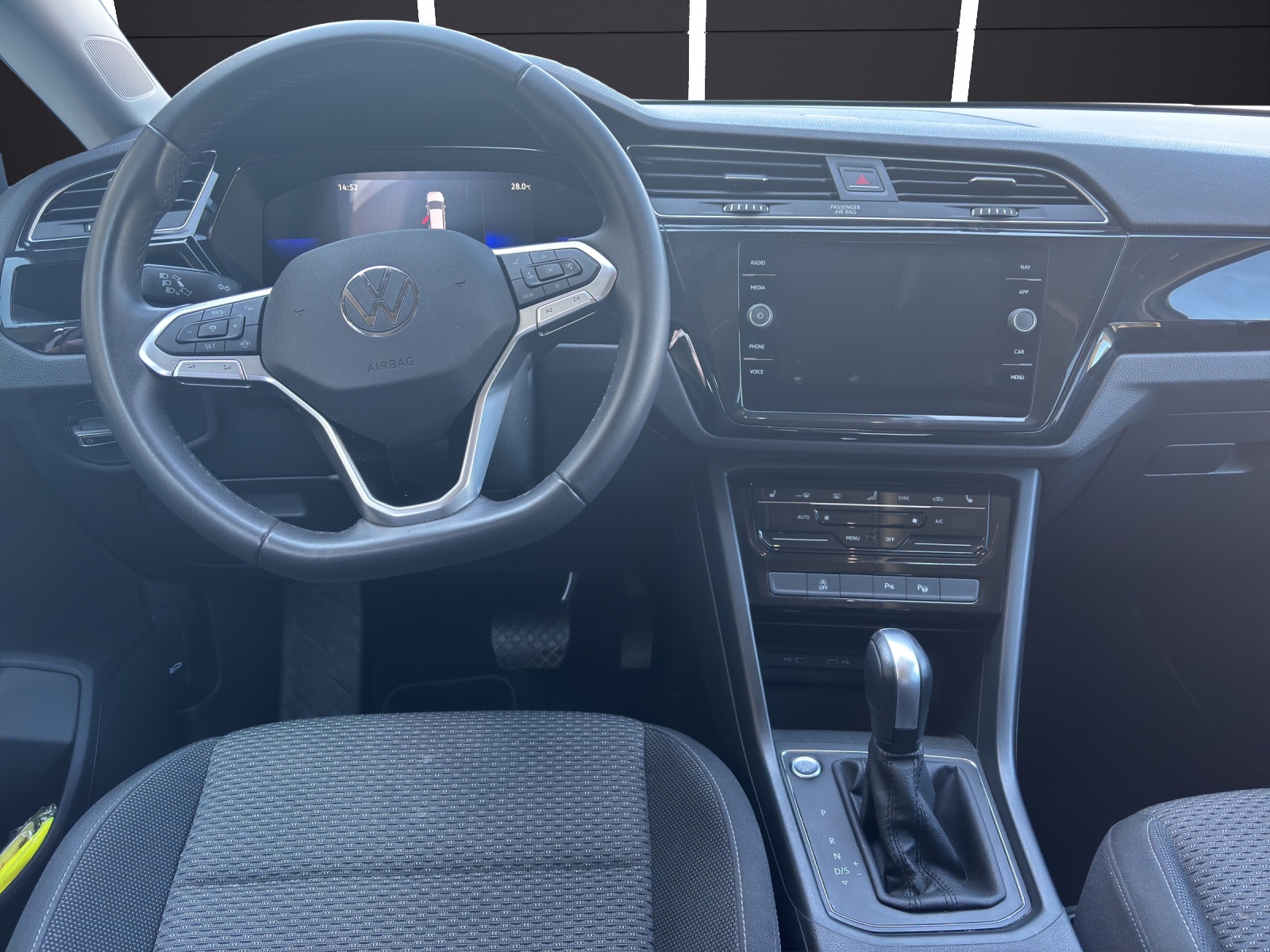 VW Touran 2.0 TDI BlueMotion Technology Comfortline DSG-image-10