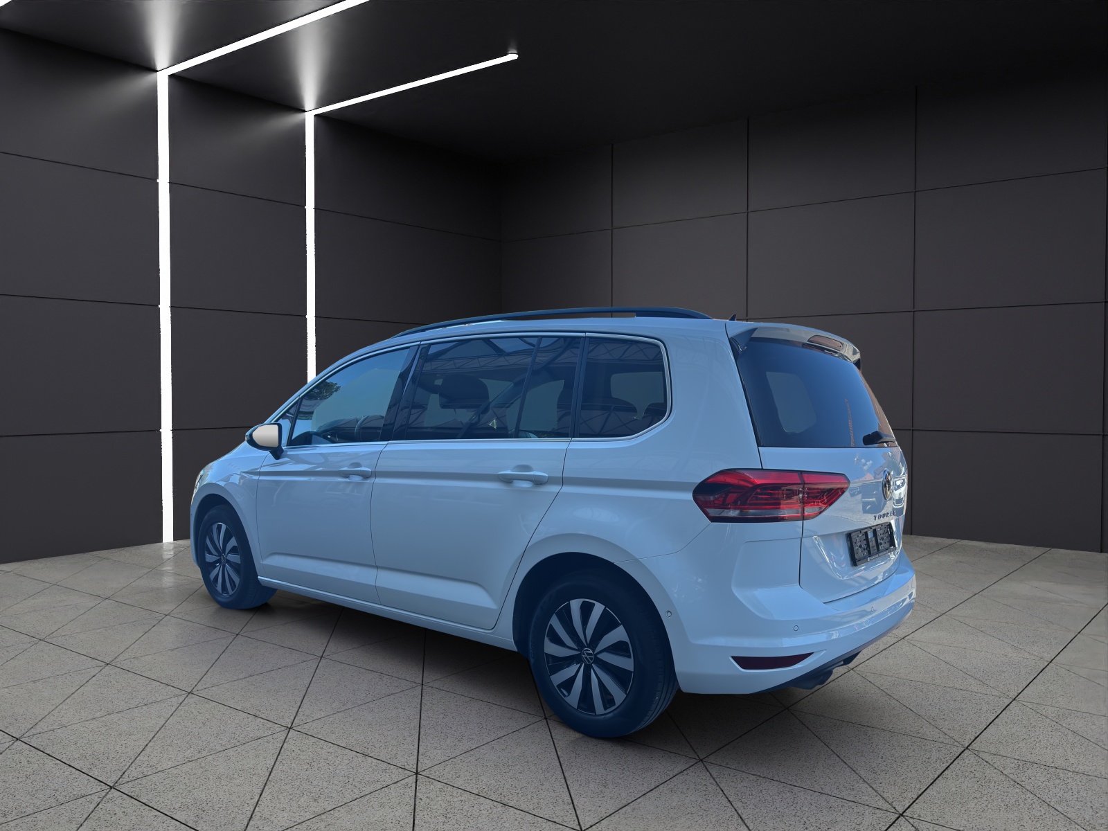 VW Touran 2.0 TDI BlueMotion Technology Comfortline DSG-image-3
