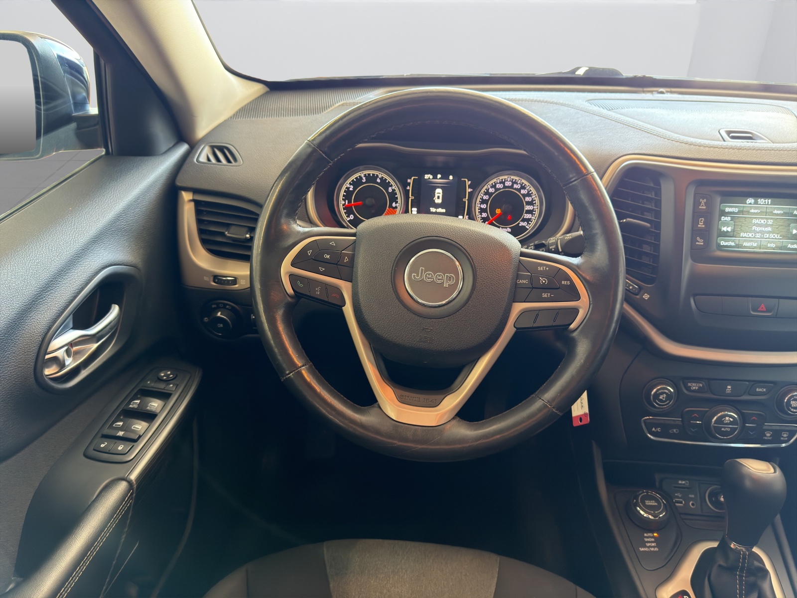 JEEP CHEROKEE-image-14