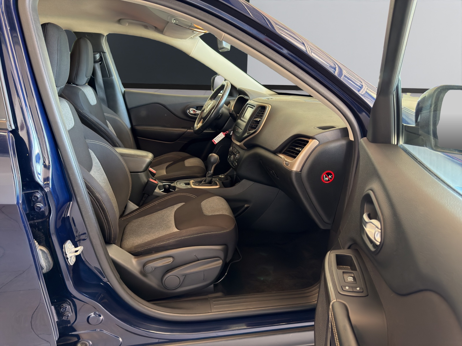 JEEP CHEROKEE-image-18