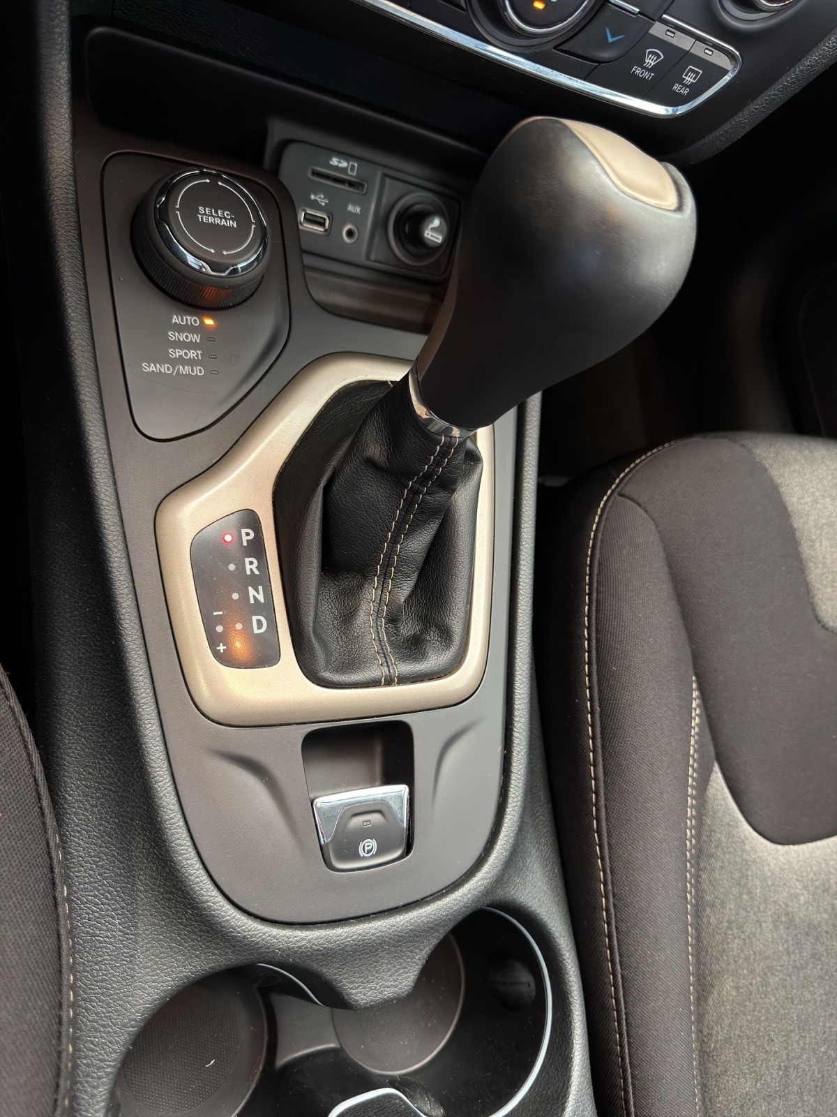JEEP CHEROKEE-image-24