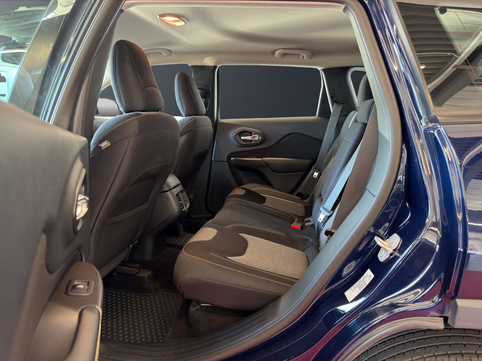 JEEP CHEROKEE-image-13
