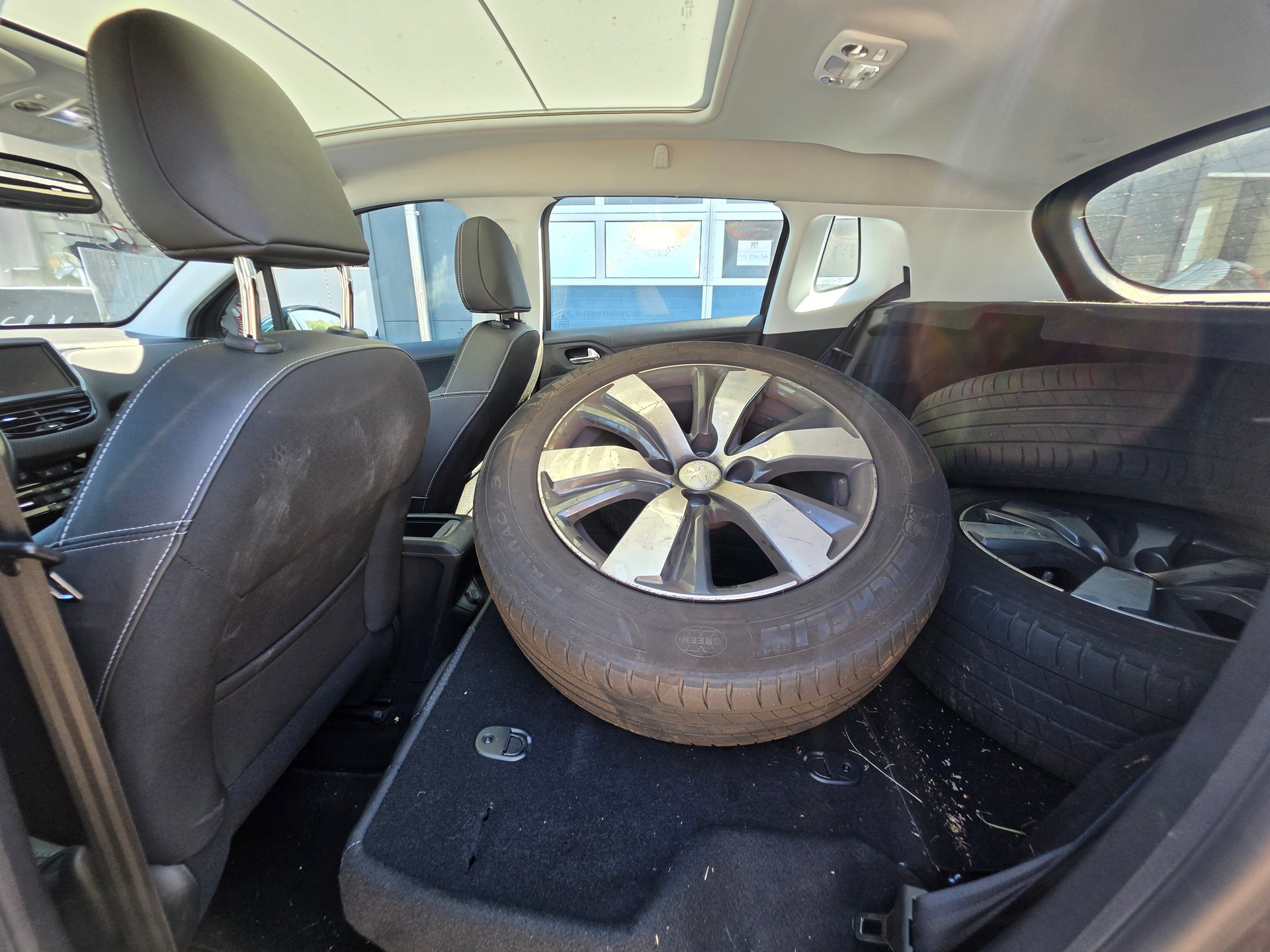 PEUGEOT 2008 1.2 PureTech Féline-image-7