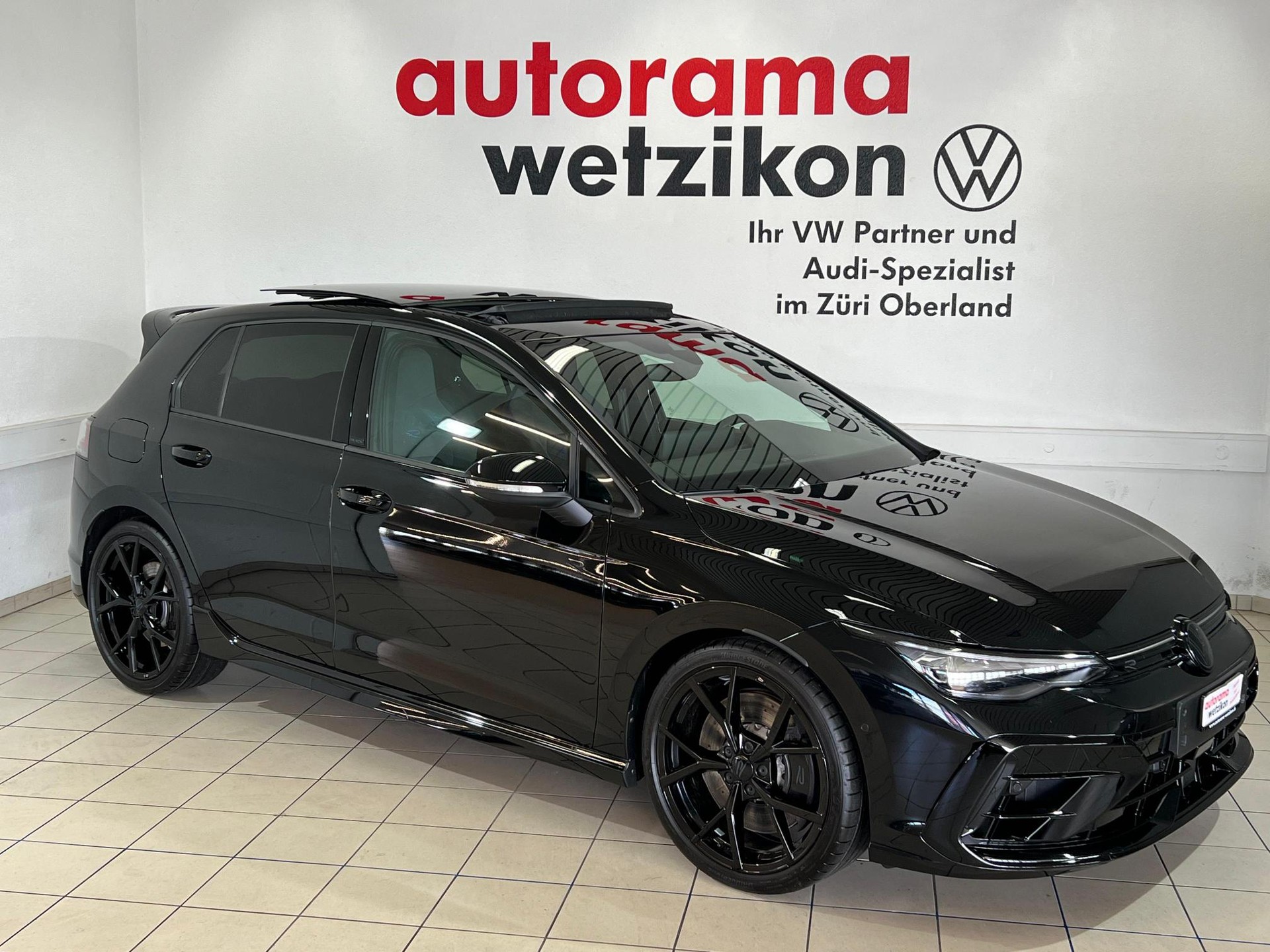 VW Golf 2.0 TSI R Black Edition DSG 4 Motion-image-1