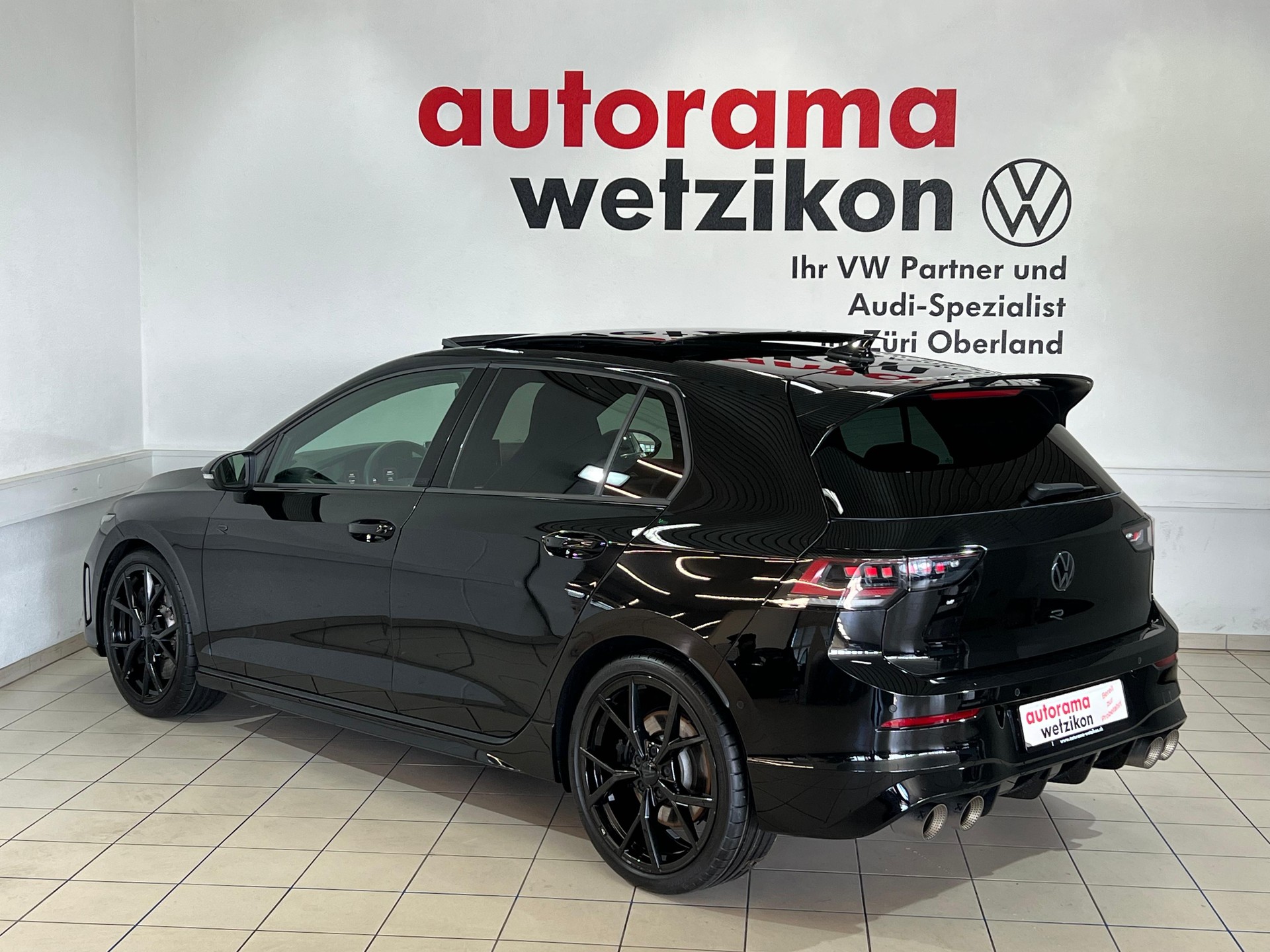 VW Golf 2.0 TSI R Black Edition DSG 4 Motion-image-2