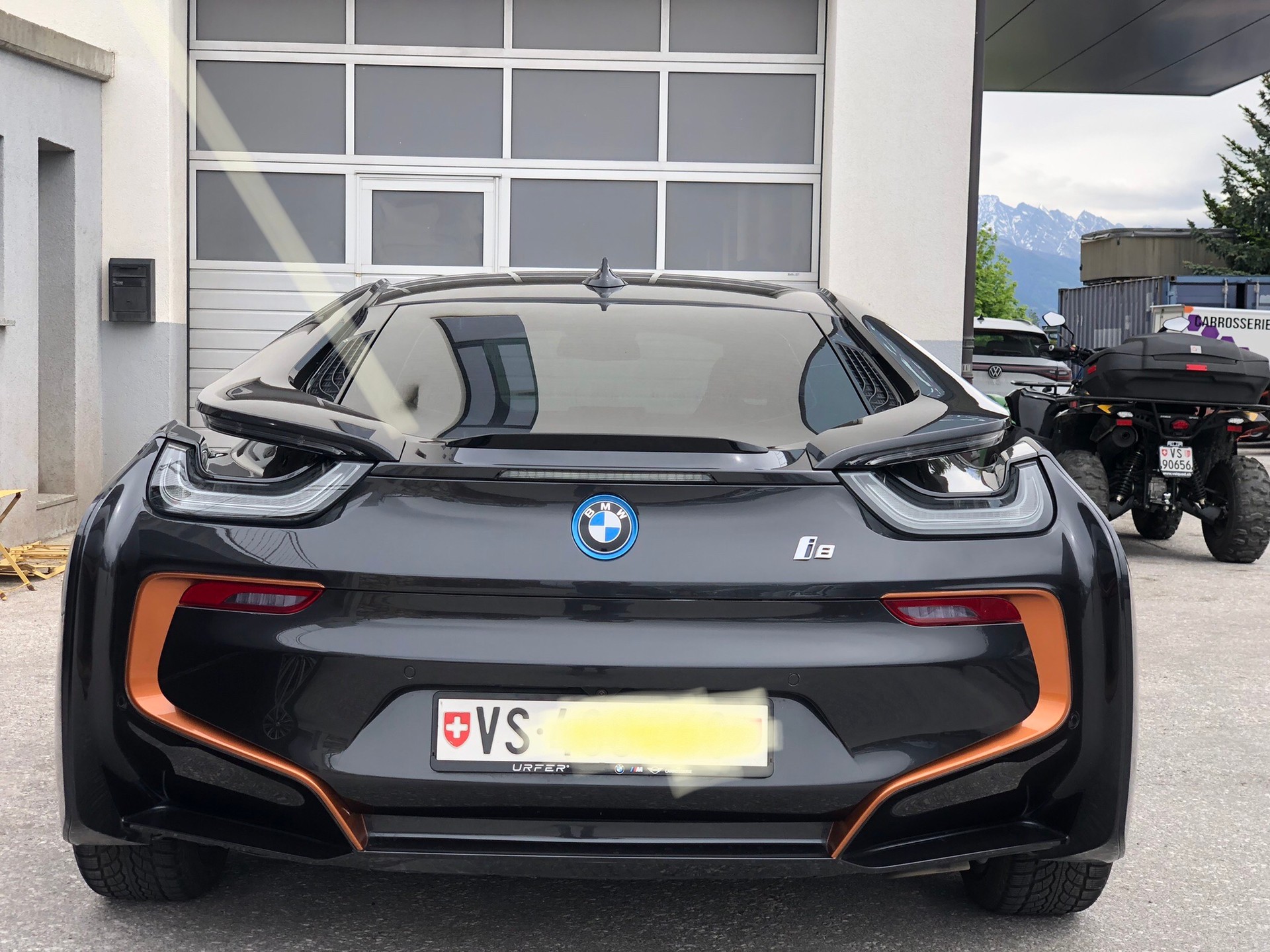 BMW i8 Ultimate Sophisto Edition 1 of 200-image-1