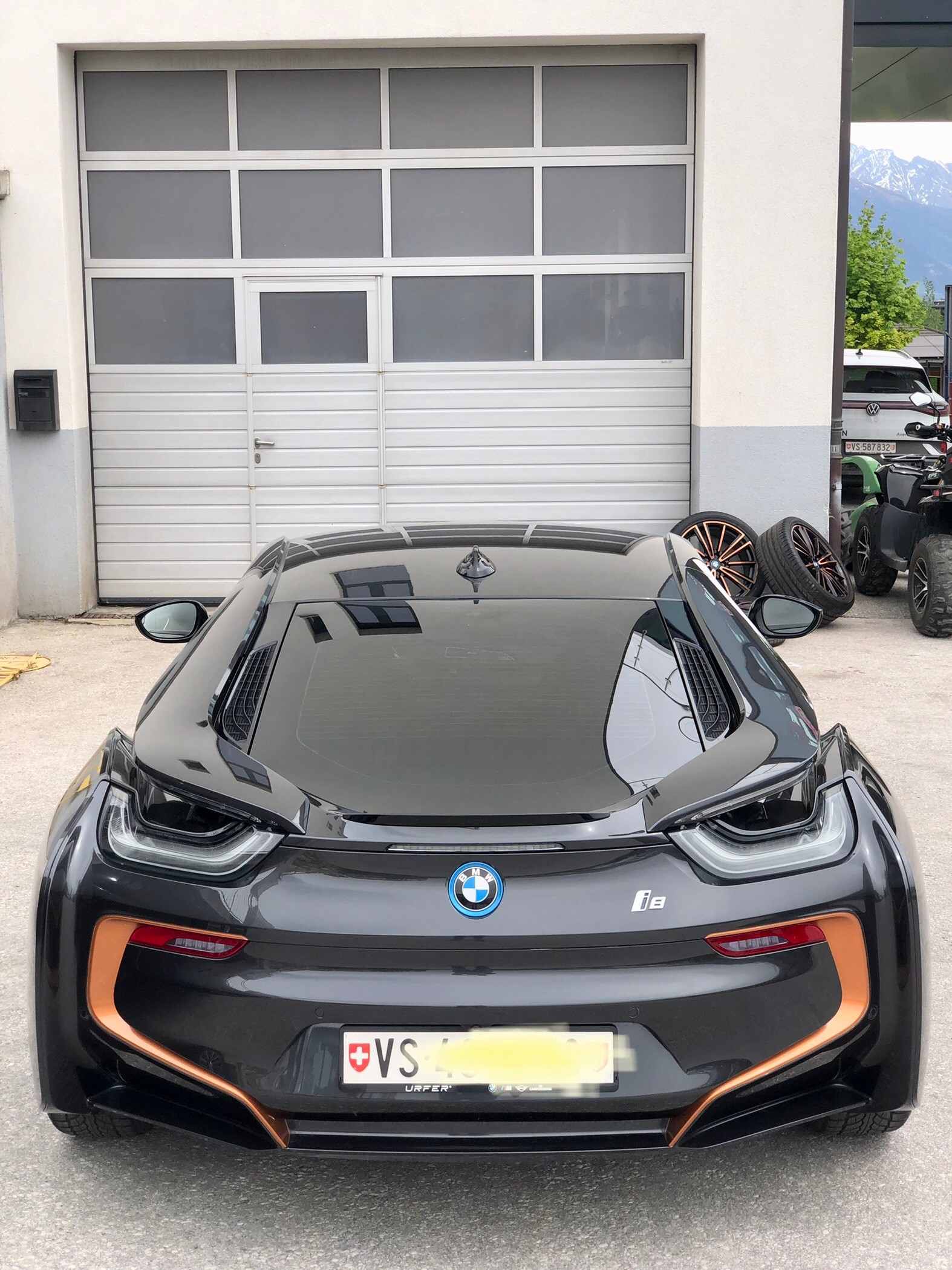 BMW i8 Ultimate Sophisto Edition 1 of 200-image-7