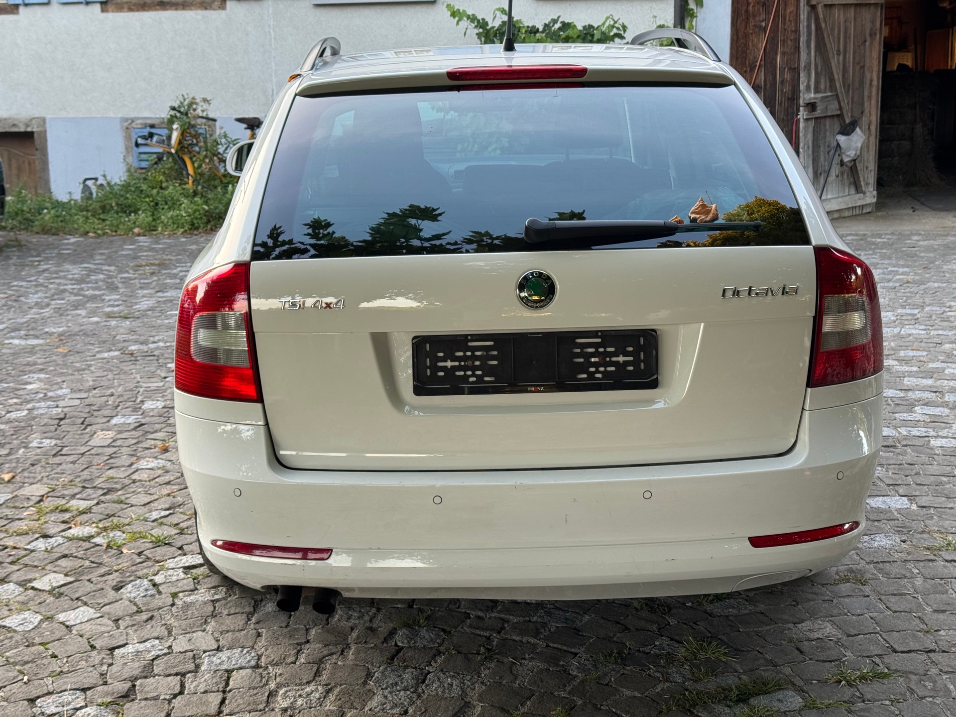 SKODA Octavia Combi 1.8 TSI Ambition 4x4-image-5