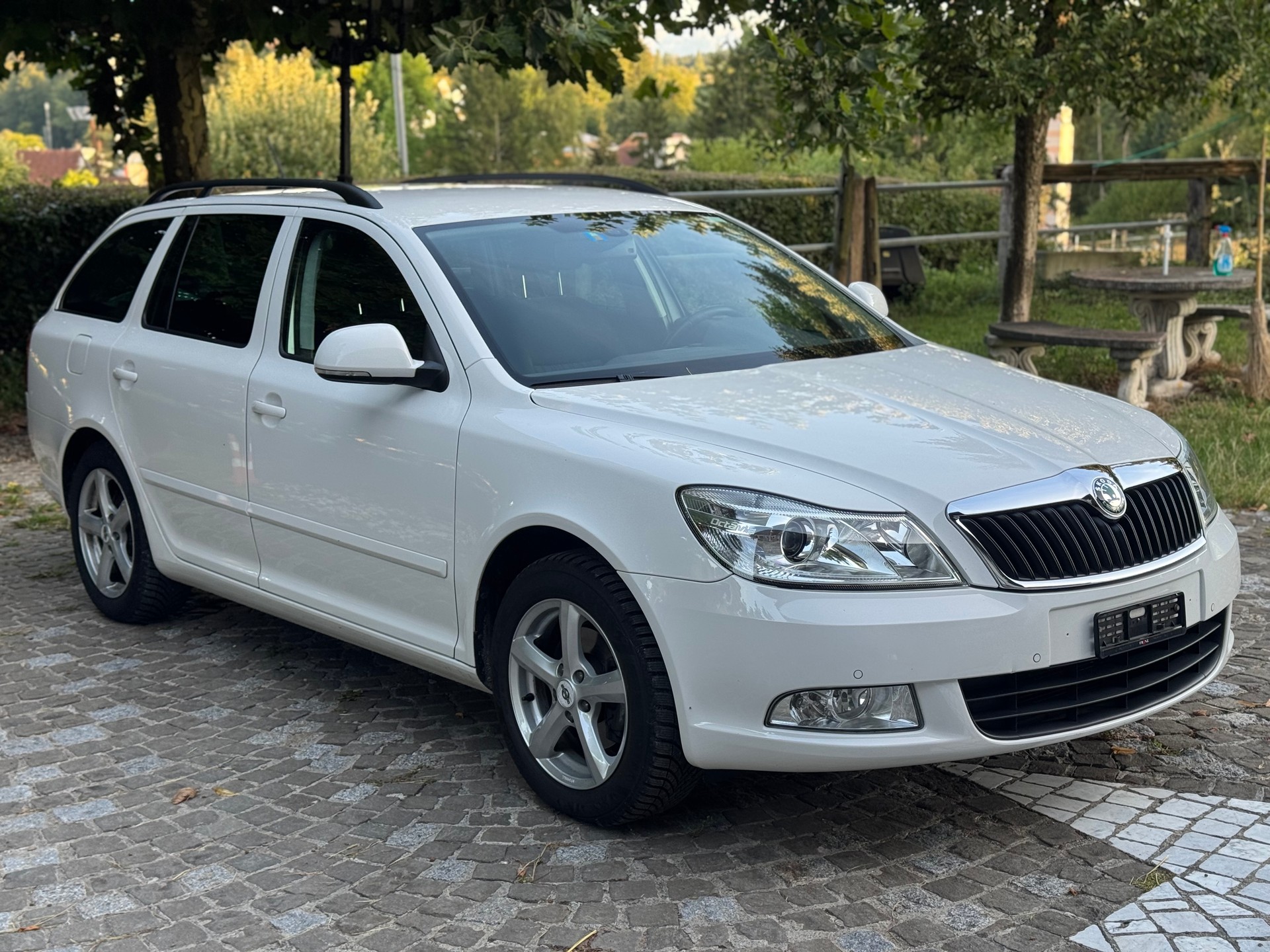 SKODA Octavia Combi 1.8 TSI Ambition 4x4-image-2