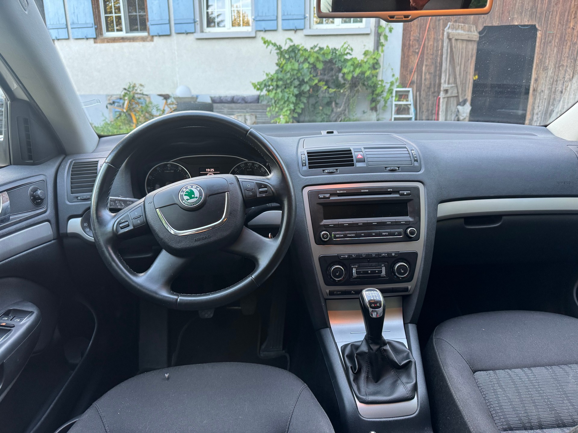 SKODA Octavia Combi 1.8 TSI Ambition 4x4-image-7