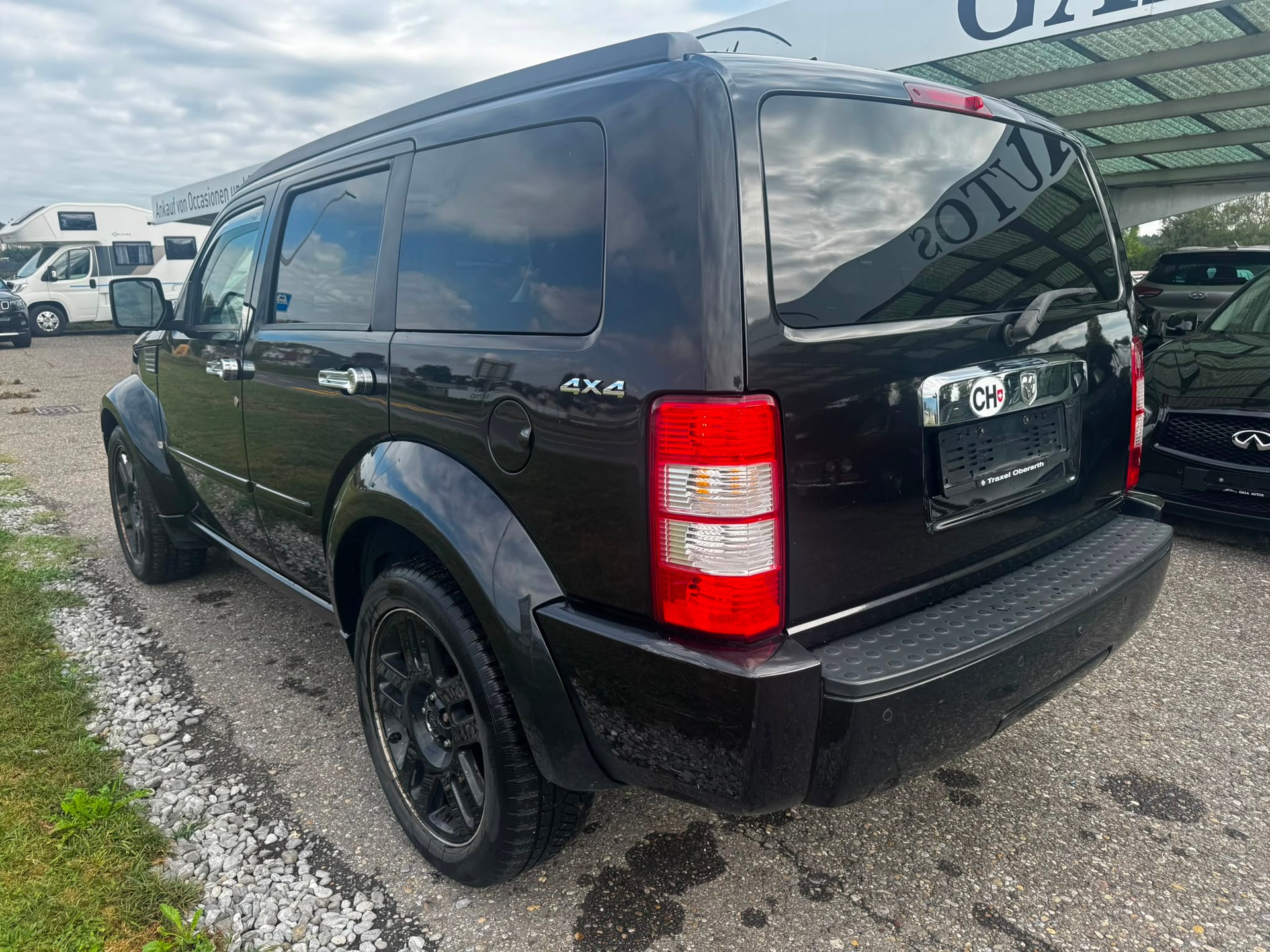DODGE Nitro 2.8 CRD Blackline Automatic-image-6