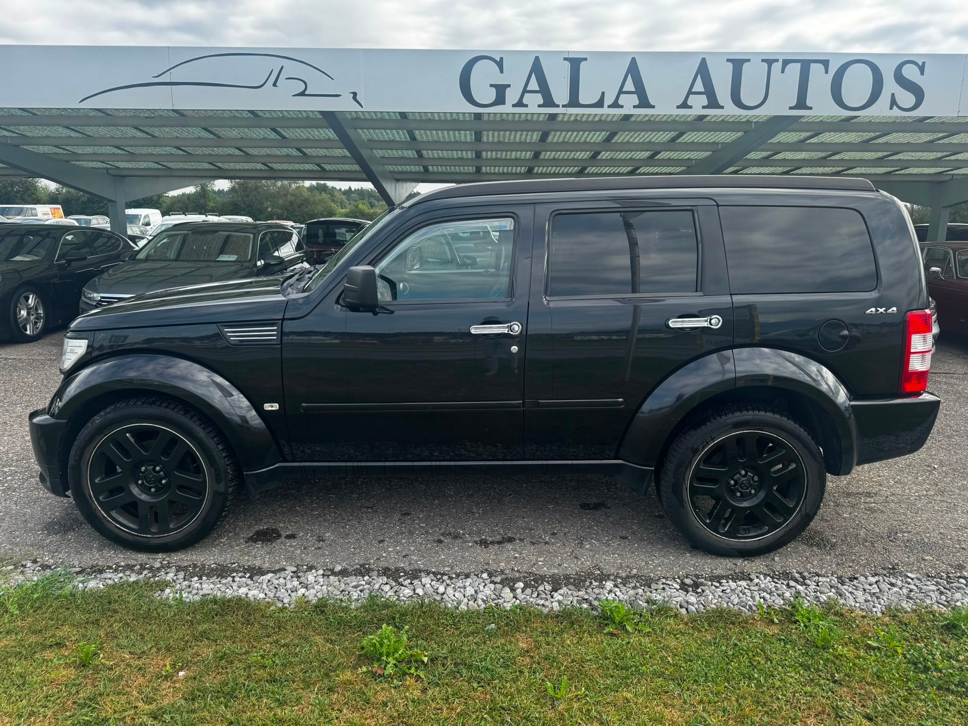 DODGE Nitro 2.8 CRD Blackline Automatic-image-7