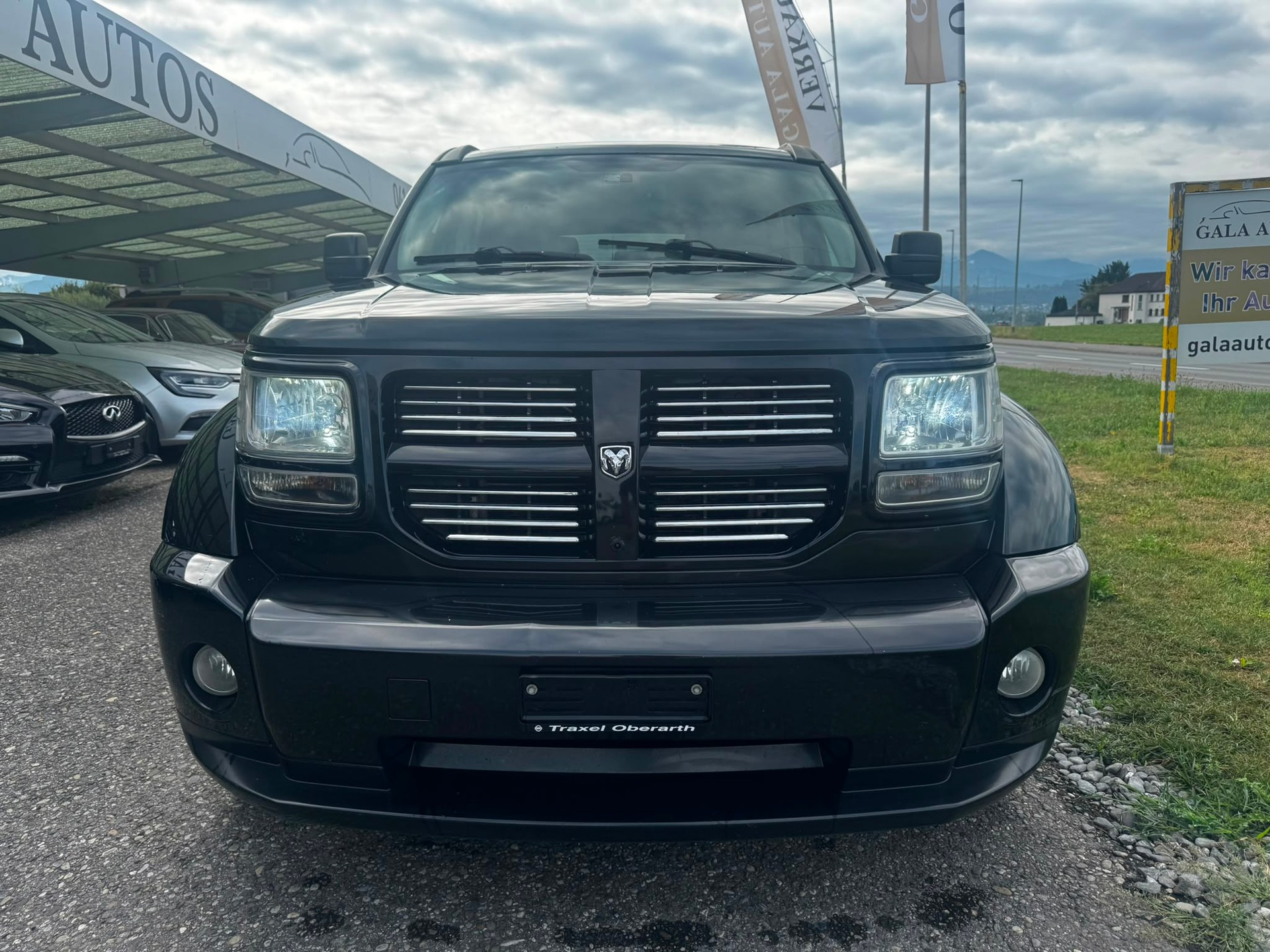 DODGE Nitro 2.8 CRD Blackline Automatic-image-1