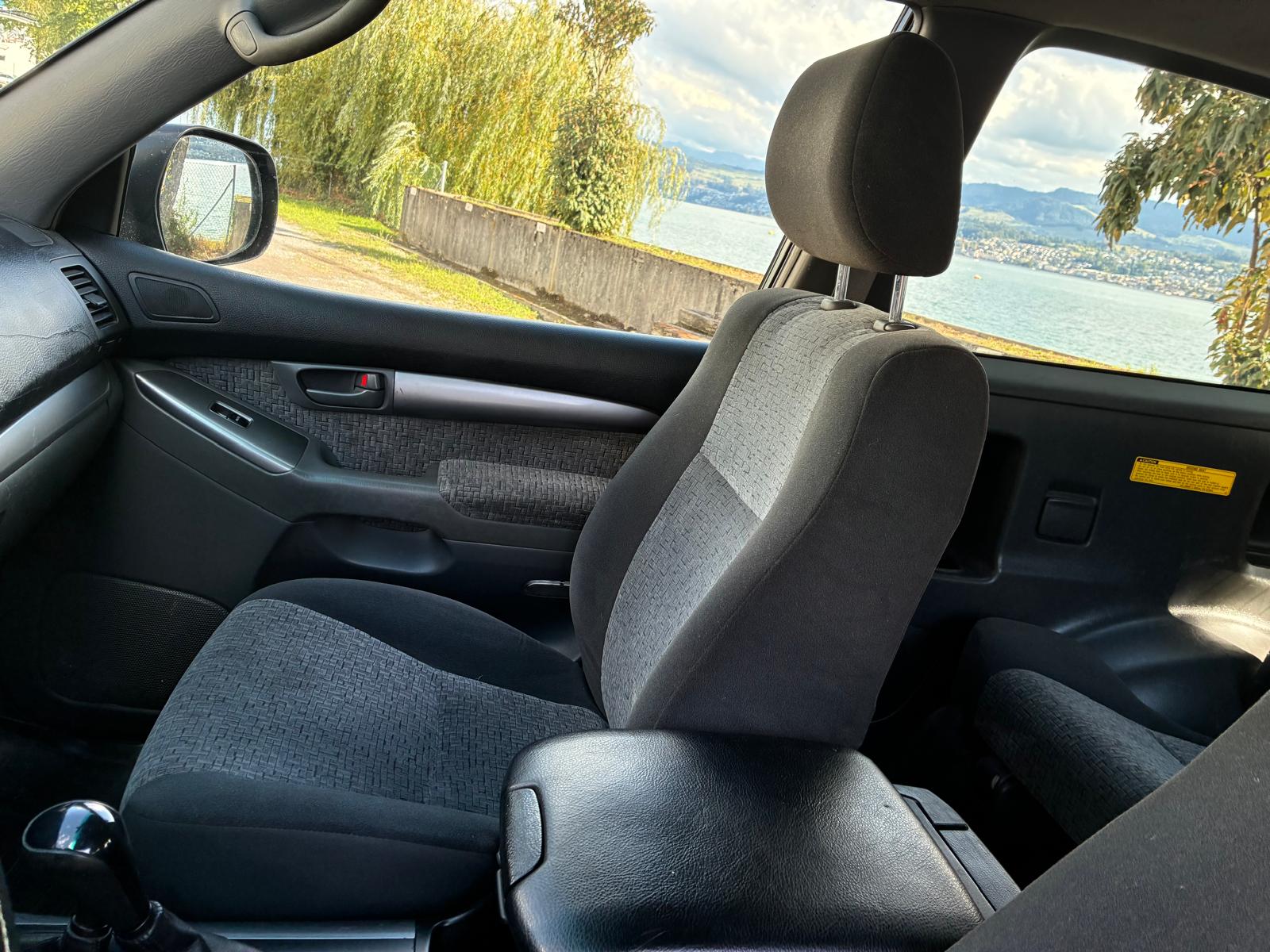 TOYOTA Land Cruiser 3.0 TD Linea Terra-image-4