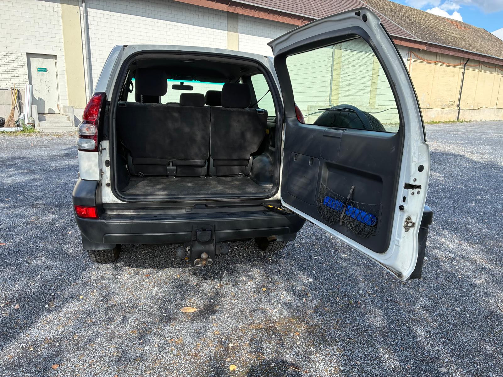 TOYOTA Land Cruiser 3.0 TD Linea Terra-image-13