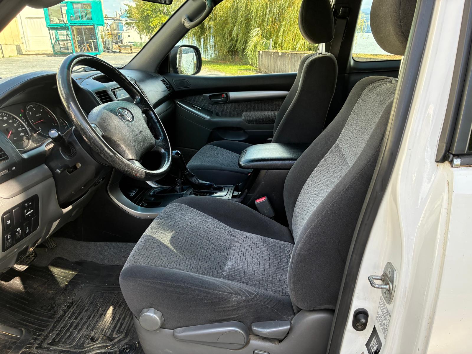 TOYOTA Land Cruiser 3.0 TD Linea Terra-image-3