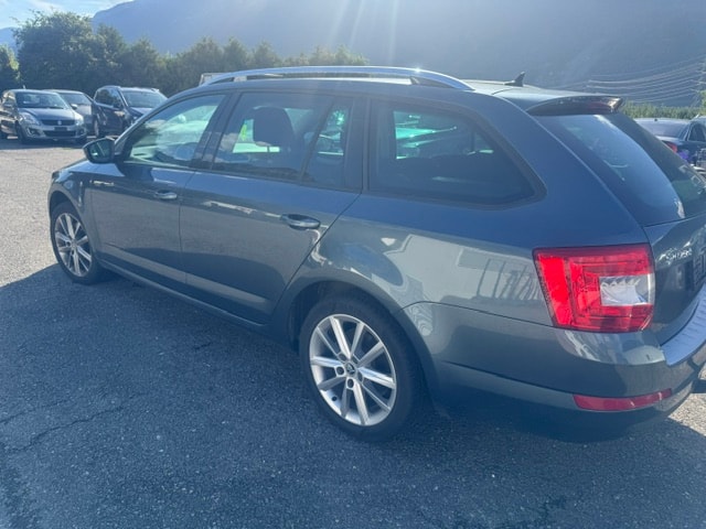 SKODA Octavia Combi 1.8 TSI Swiss Edition 4x4 DSG-image-1