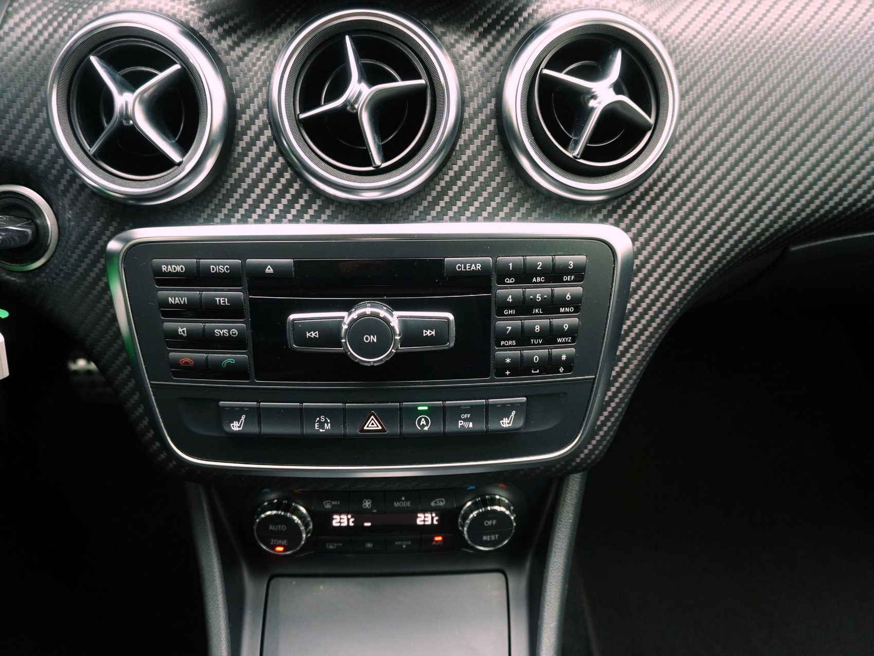 MERCEDES-BENZ A-Klasse A 220 CDI AMG Line 4matic-image-13