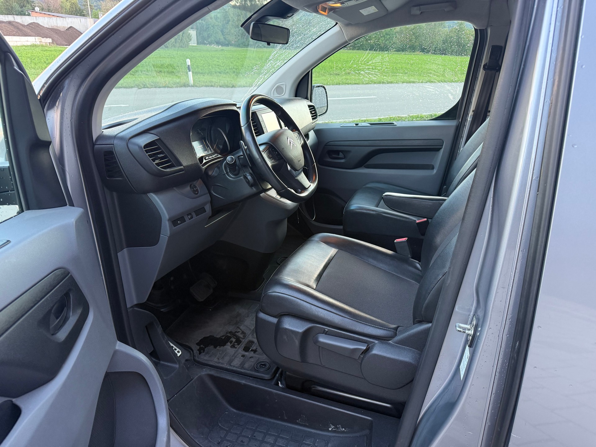 CITROEN 2.0 BlueHDi 180 Komfort S/S-image-2