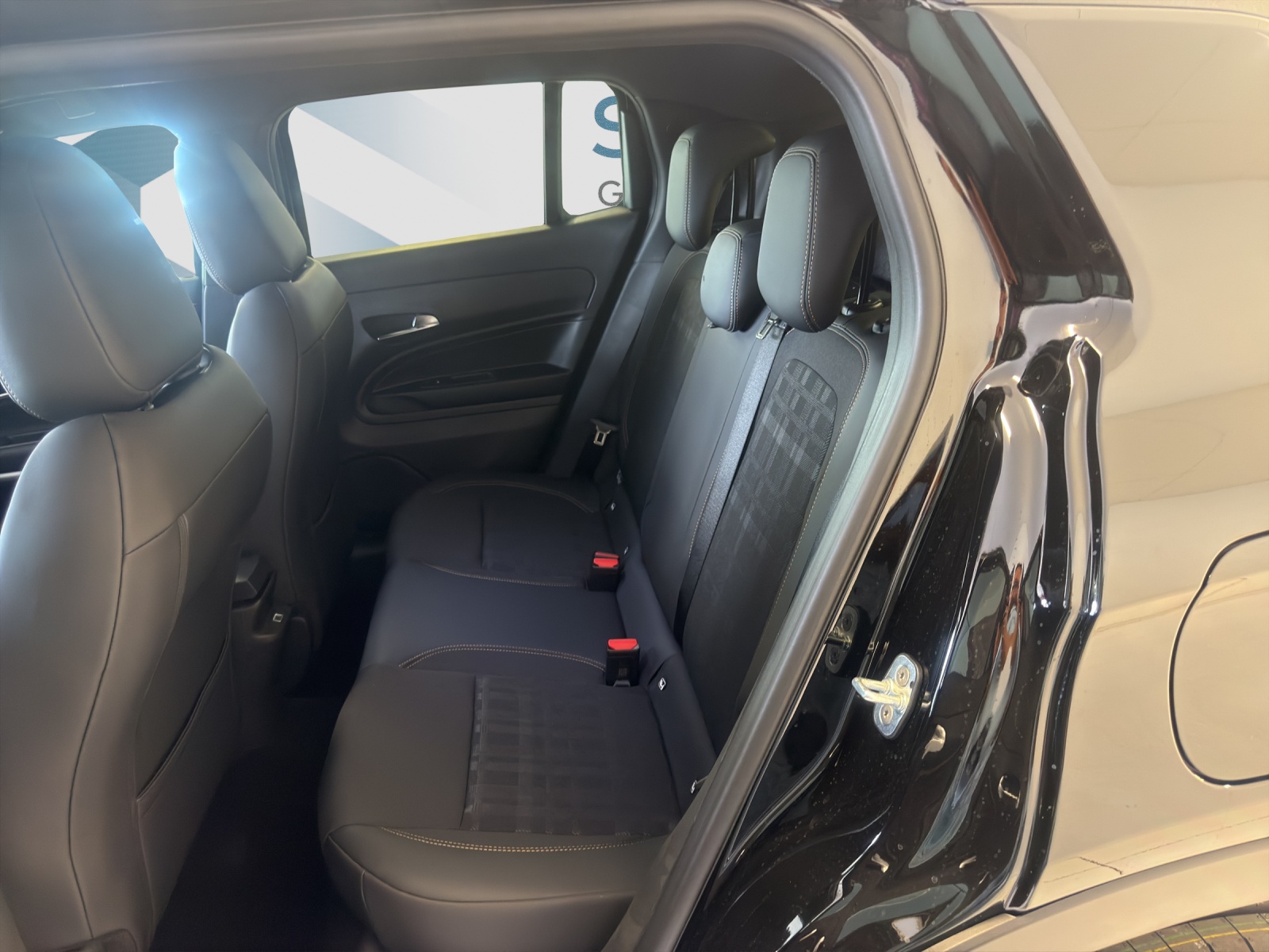 JEEP AVENGER 1.2 MHEV 85th Anniv-image-7
