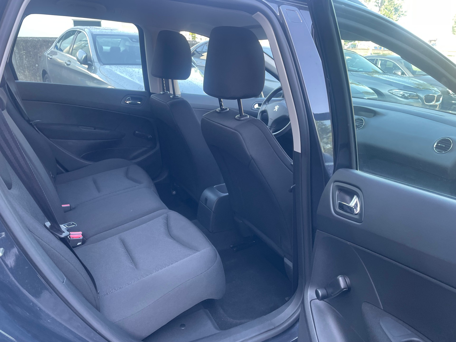 PEUGEOT 308 SW 1.6 HDI Allure EGS6-image-8
