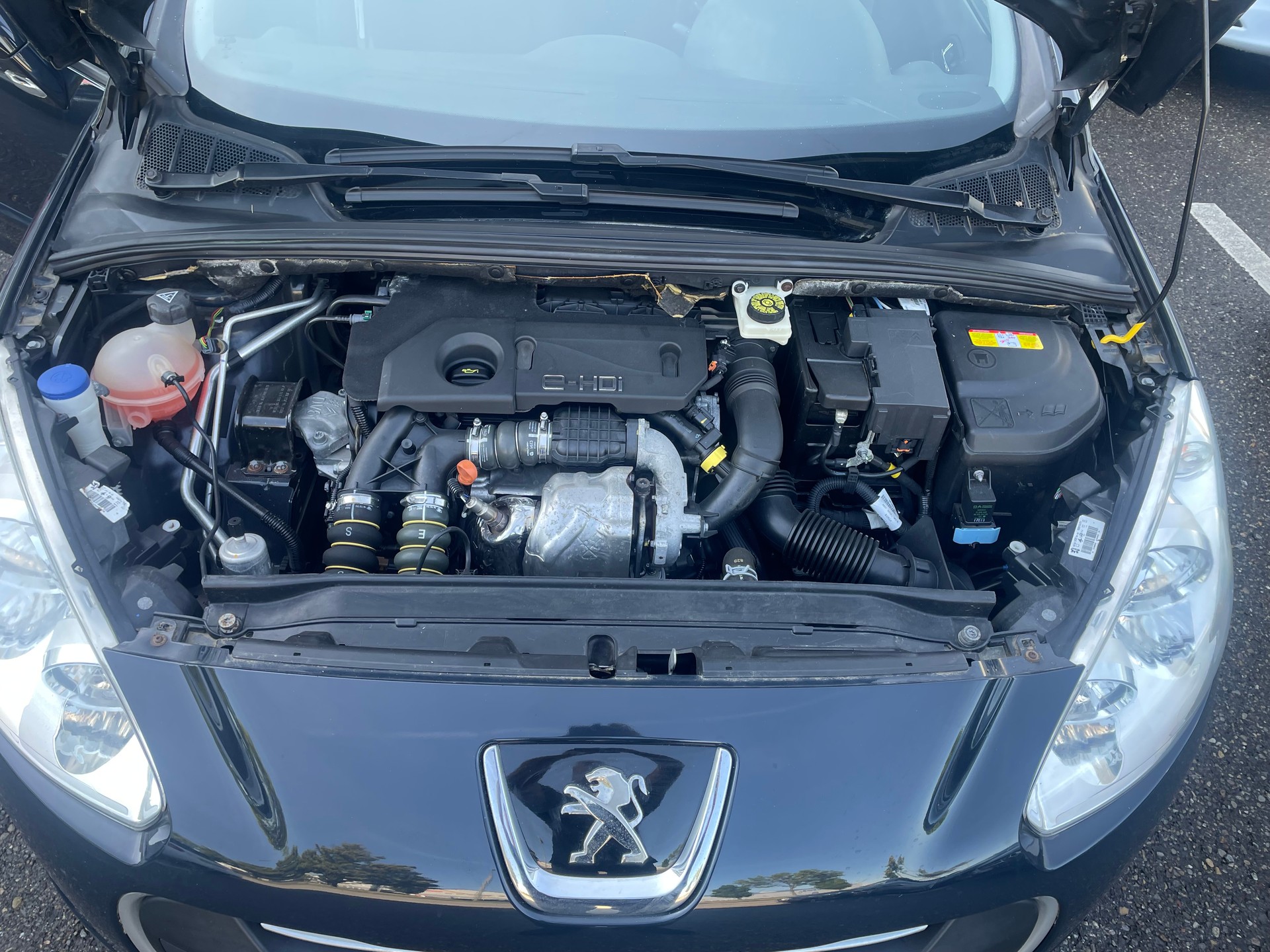 PEUGEOT 308 SW 1.6 HDI Allure EGS6-image-11