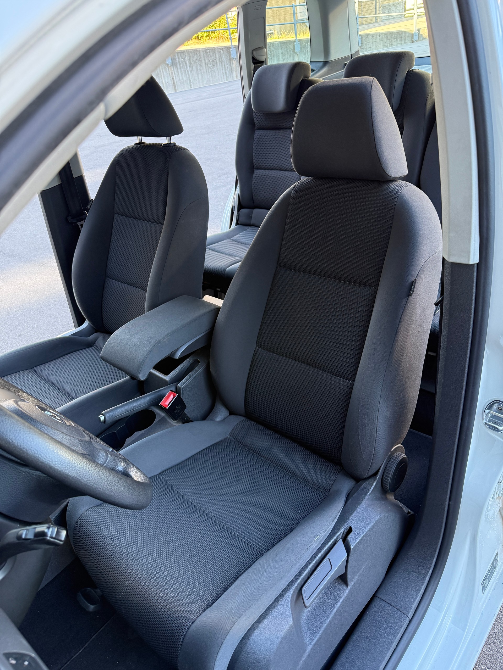 VW Touran 1.6 TDI BMT Comfortline DSG-image-10